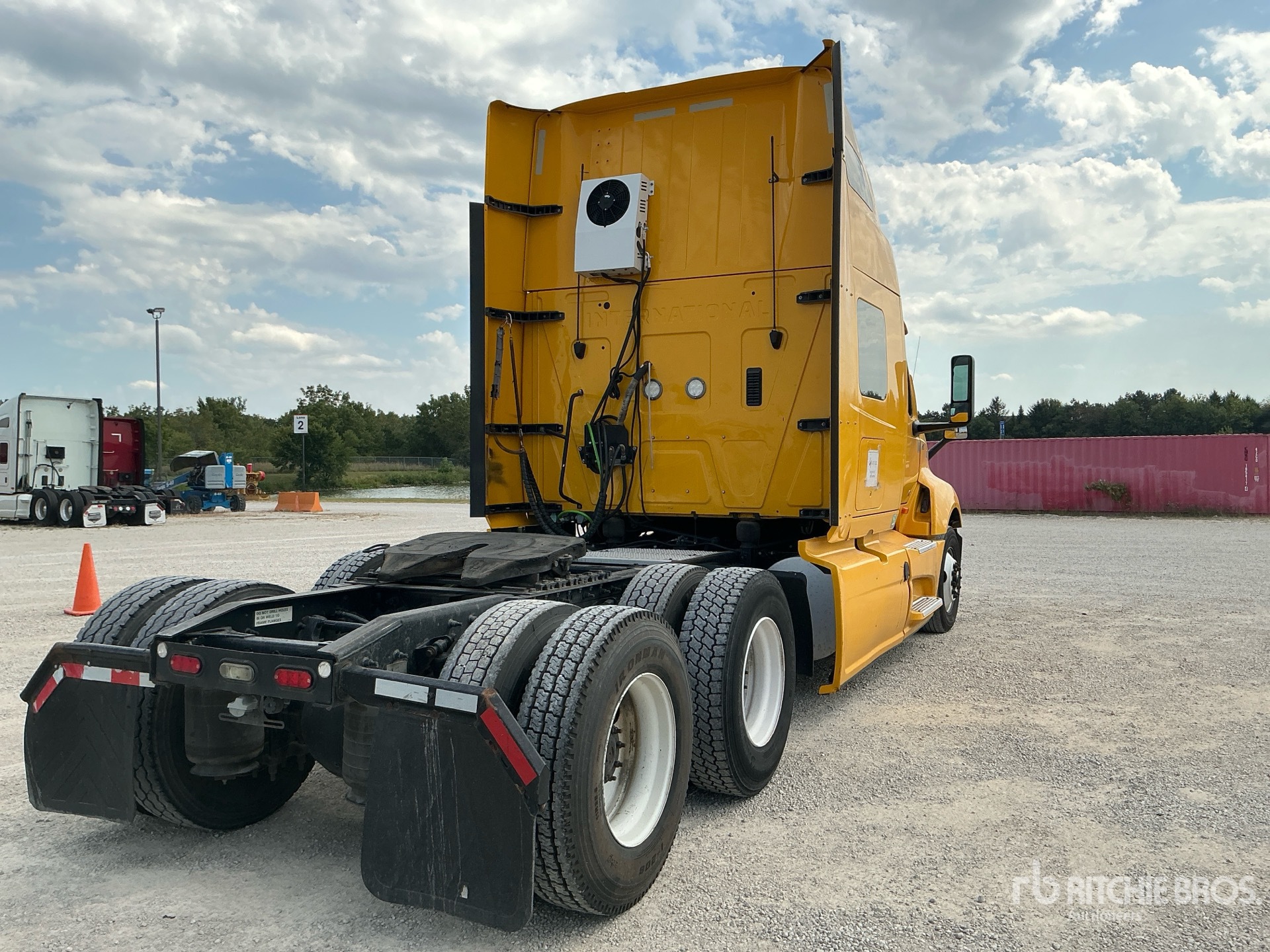 2020 International LT625