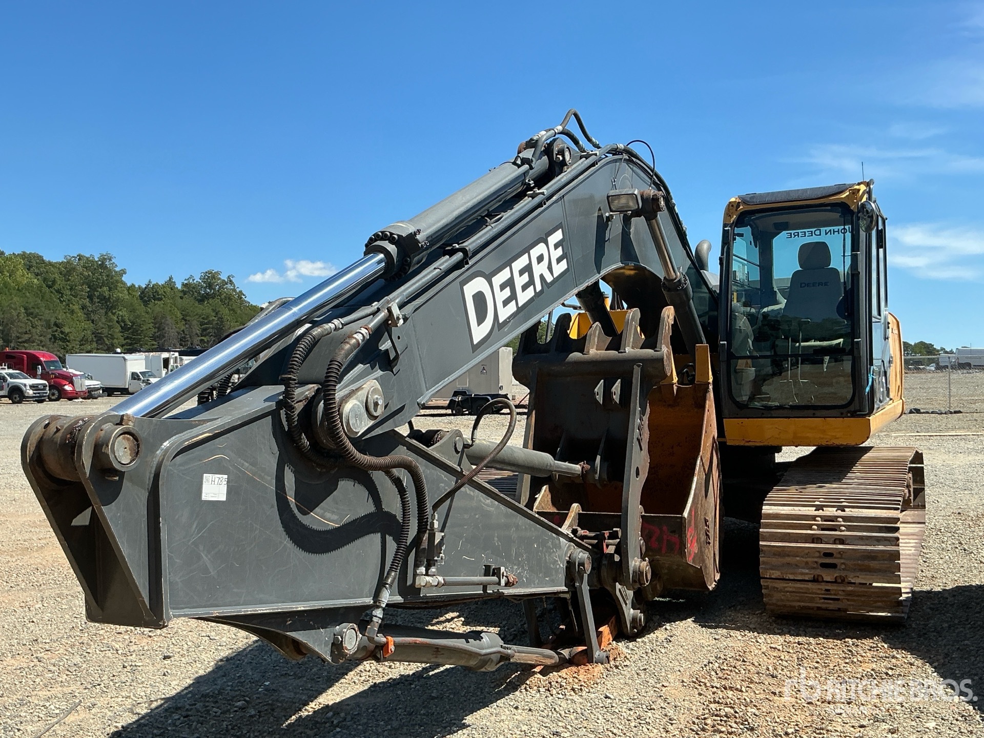 2019 John Deere 210G LC