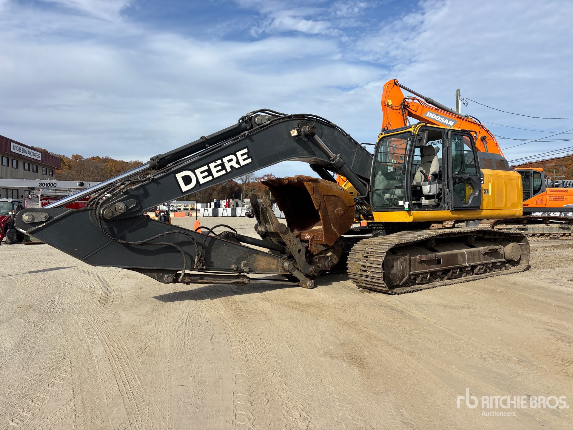 2018 John Deere 300G LC