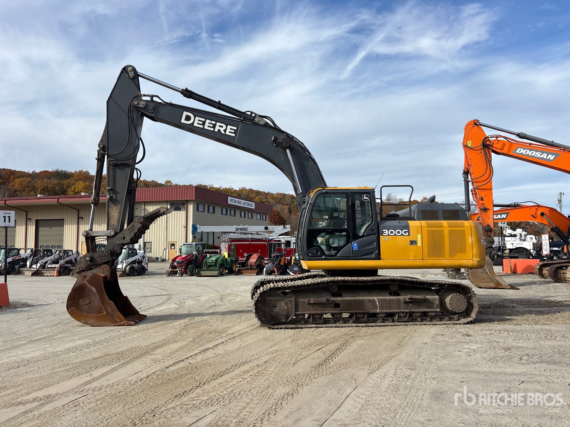 2018 John Deere 300G LC