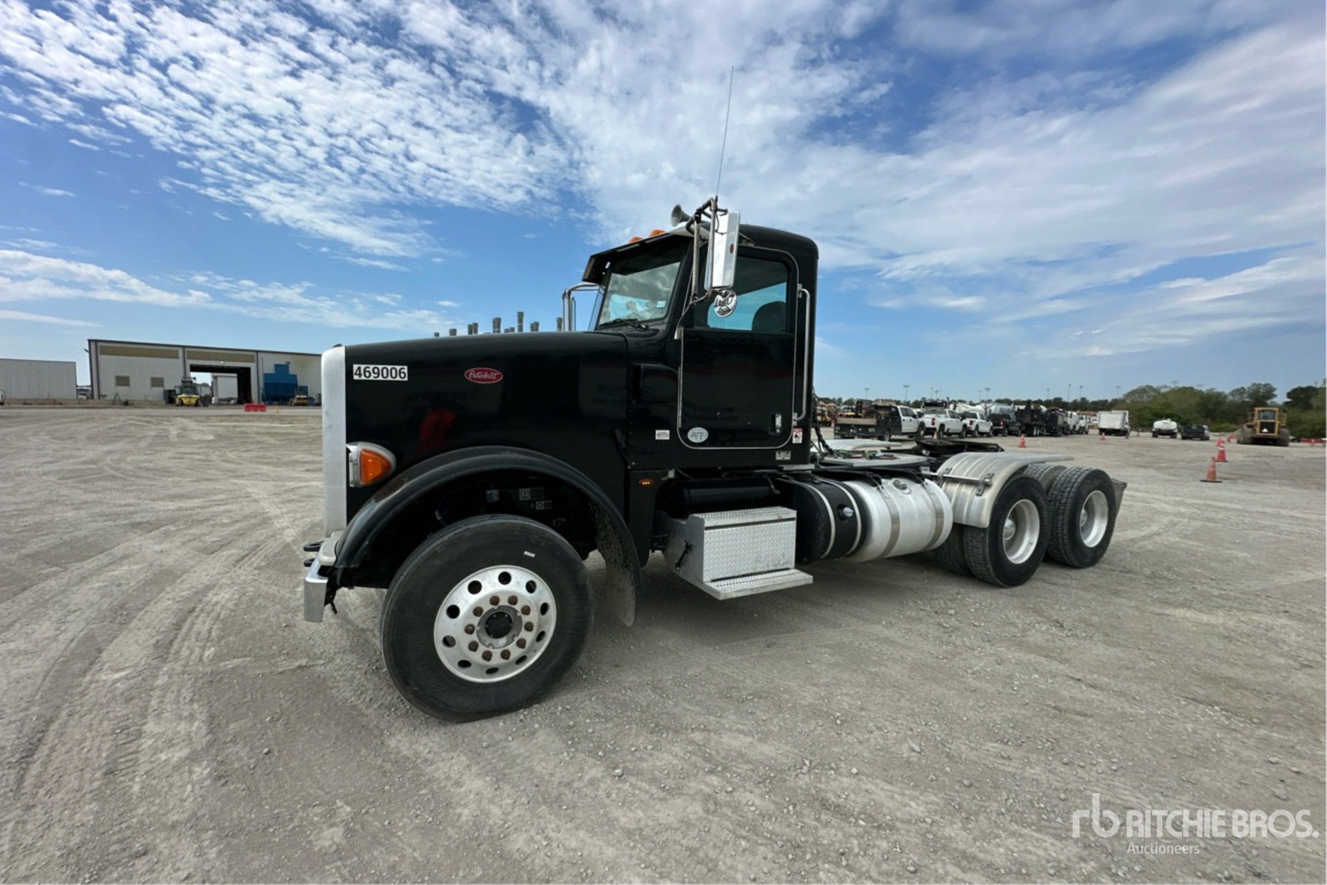 Photo of 2018 Peterbilt 367