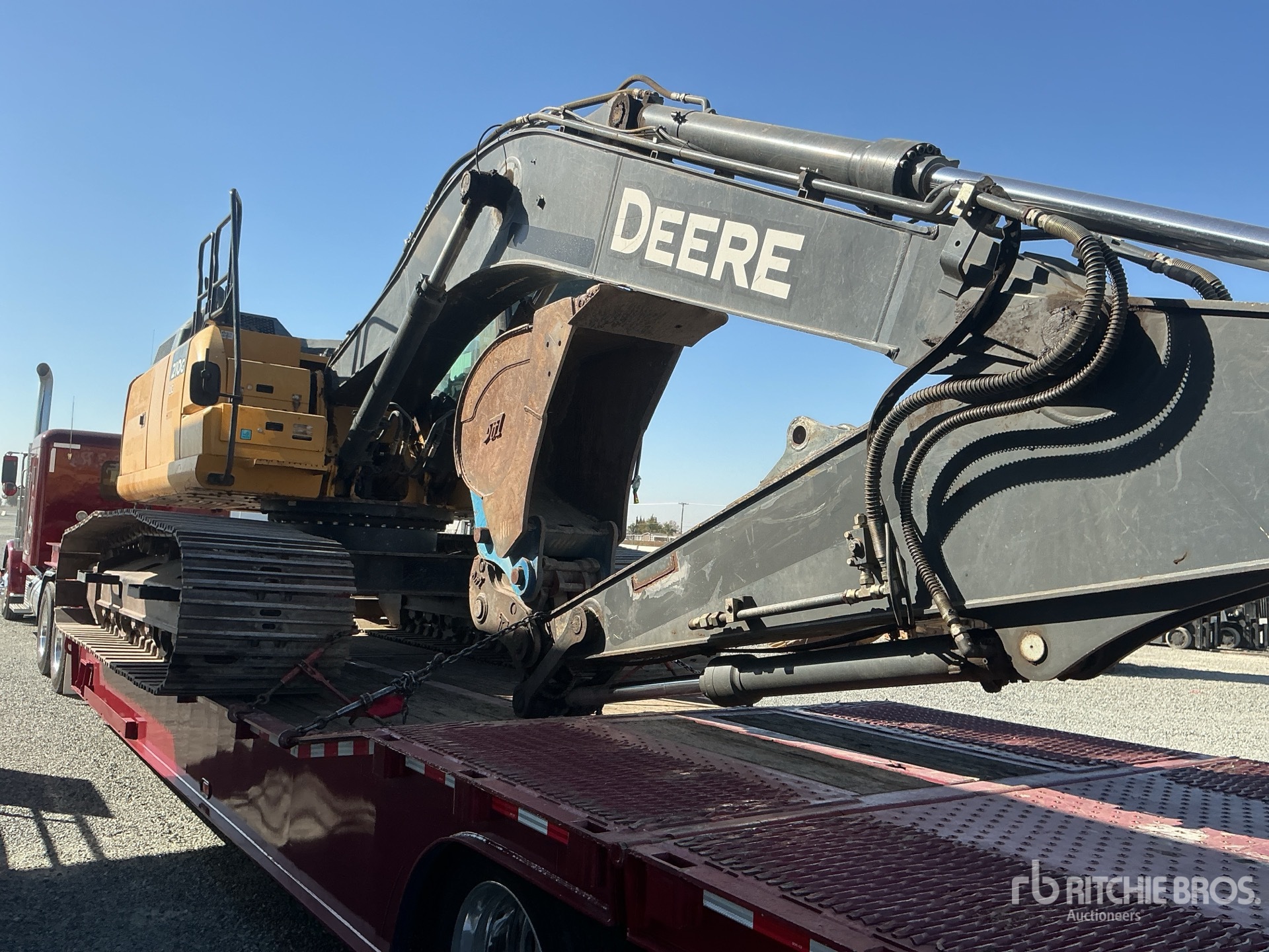 2019 John Deere 210G LC
