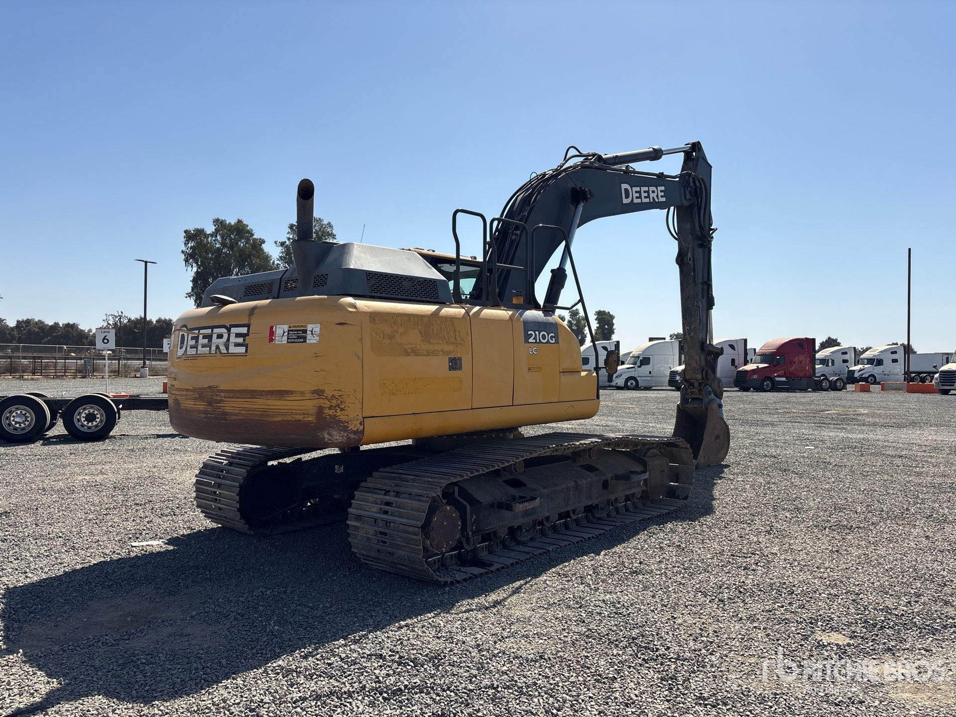2019 John Deere 210G LC