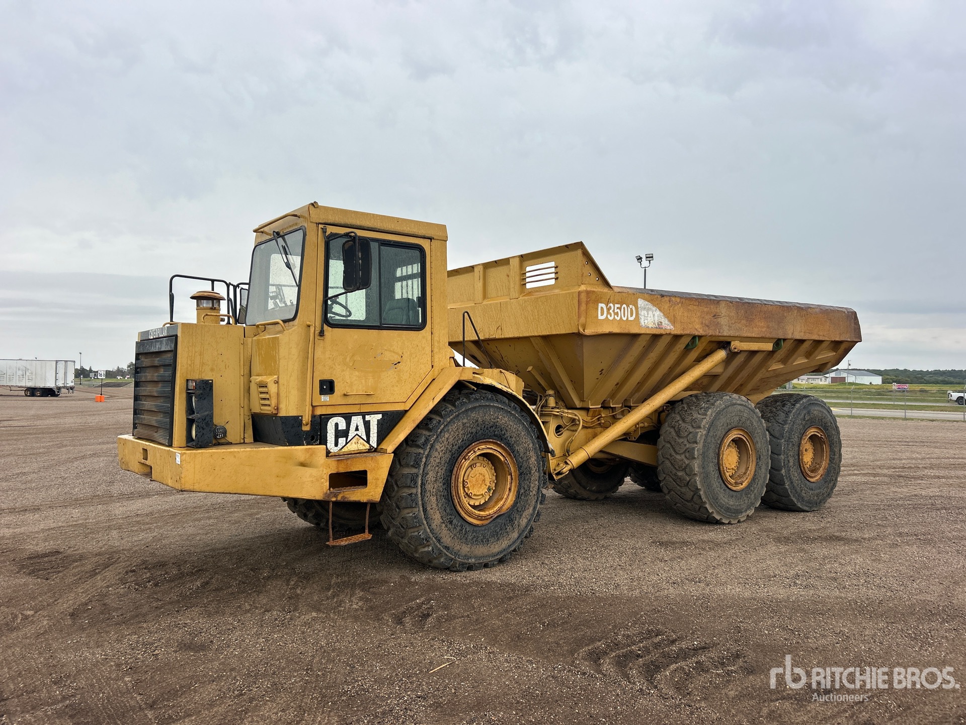 Photo of 1989 Caterpillar D350D