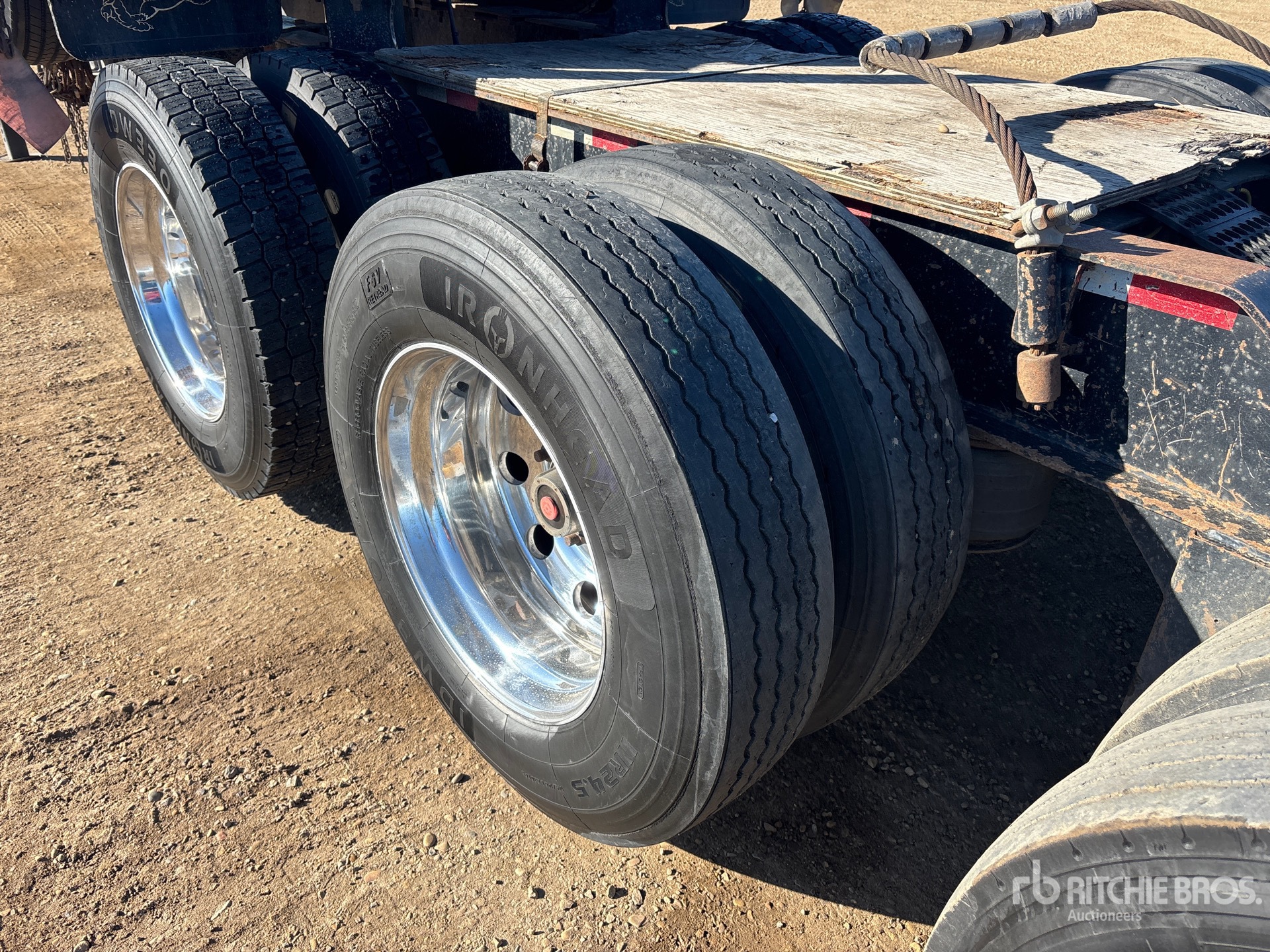 2020 Peerless 32 FT SUPER B-TRAIN LEAD SHORT WOOD