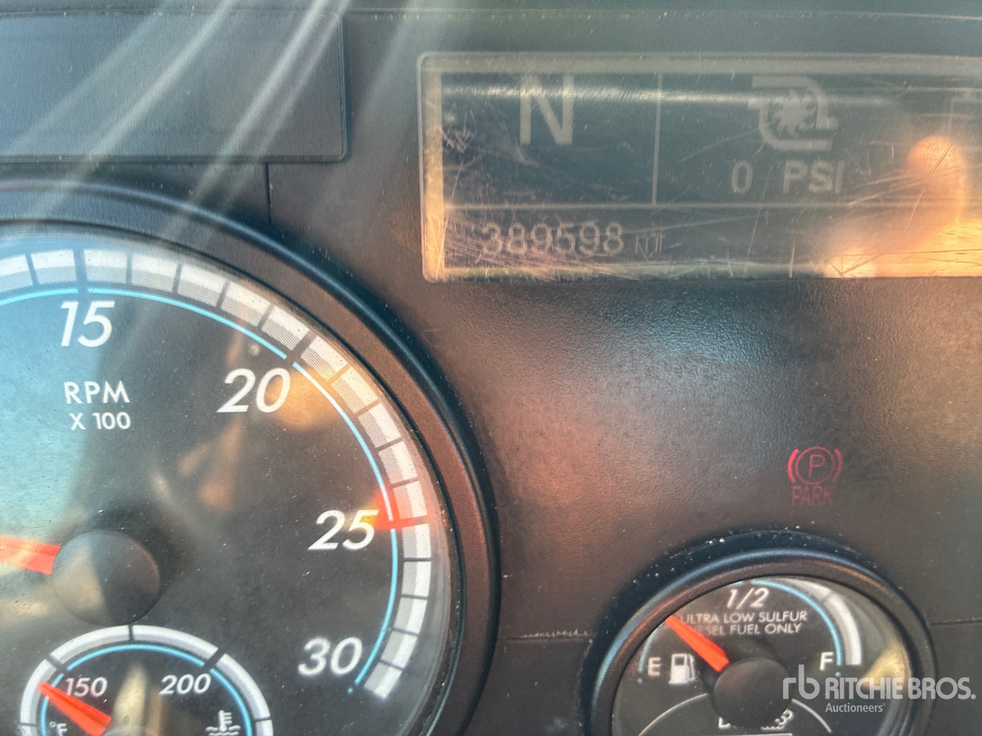 2015 Freightliner CASCADIA 125