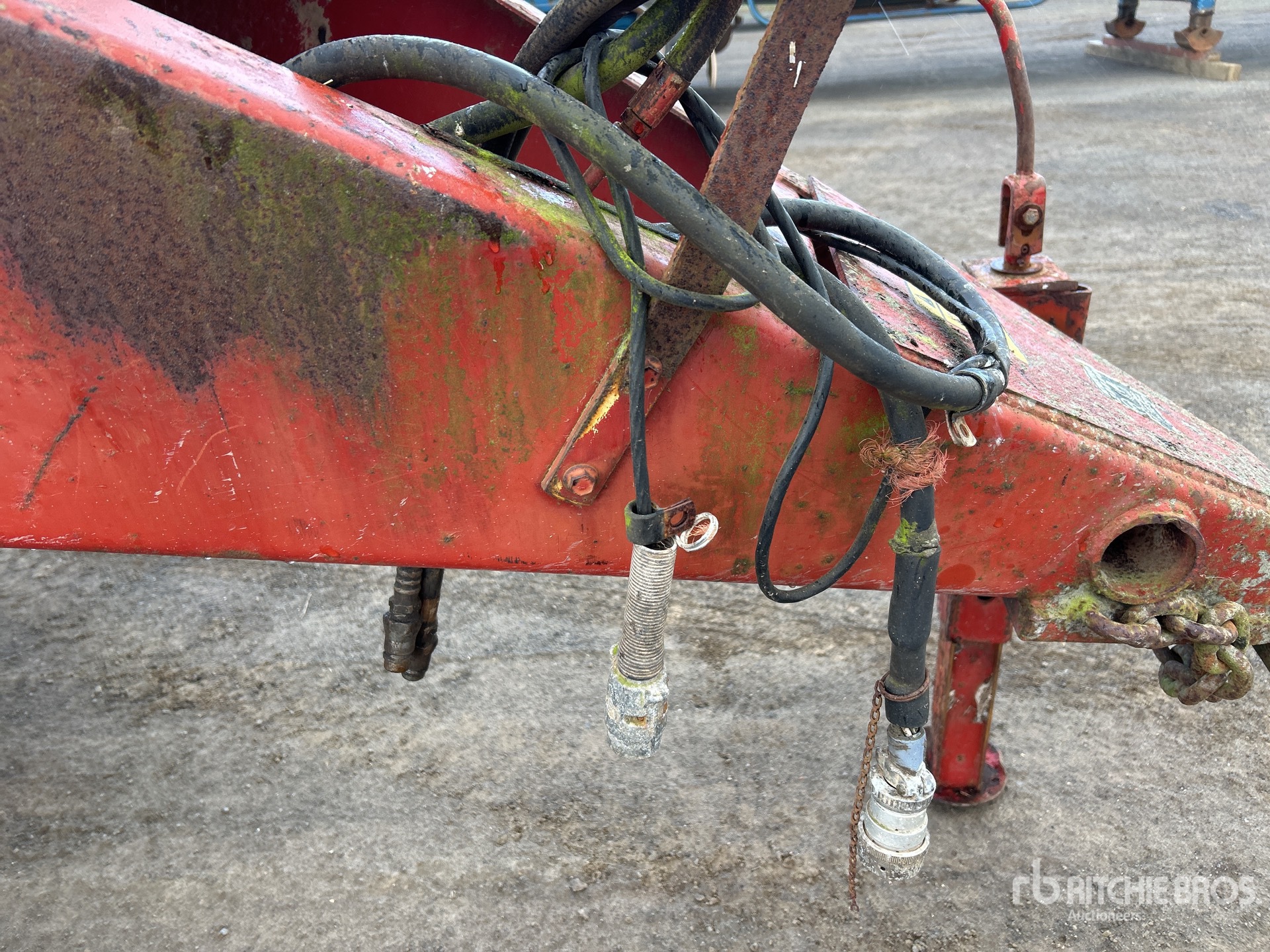 New Holland 2000