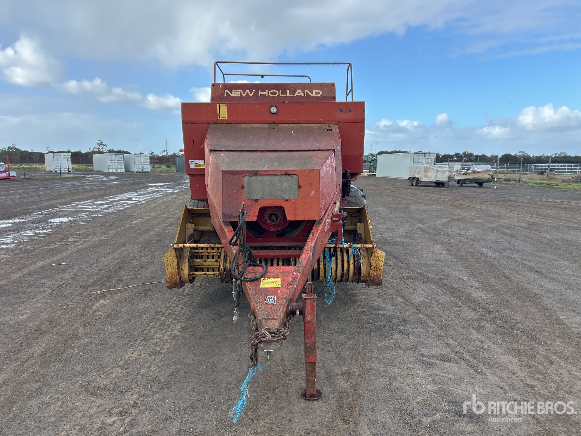 New Holland 2000