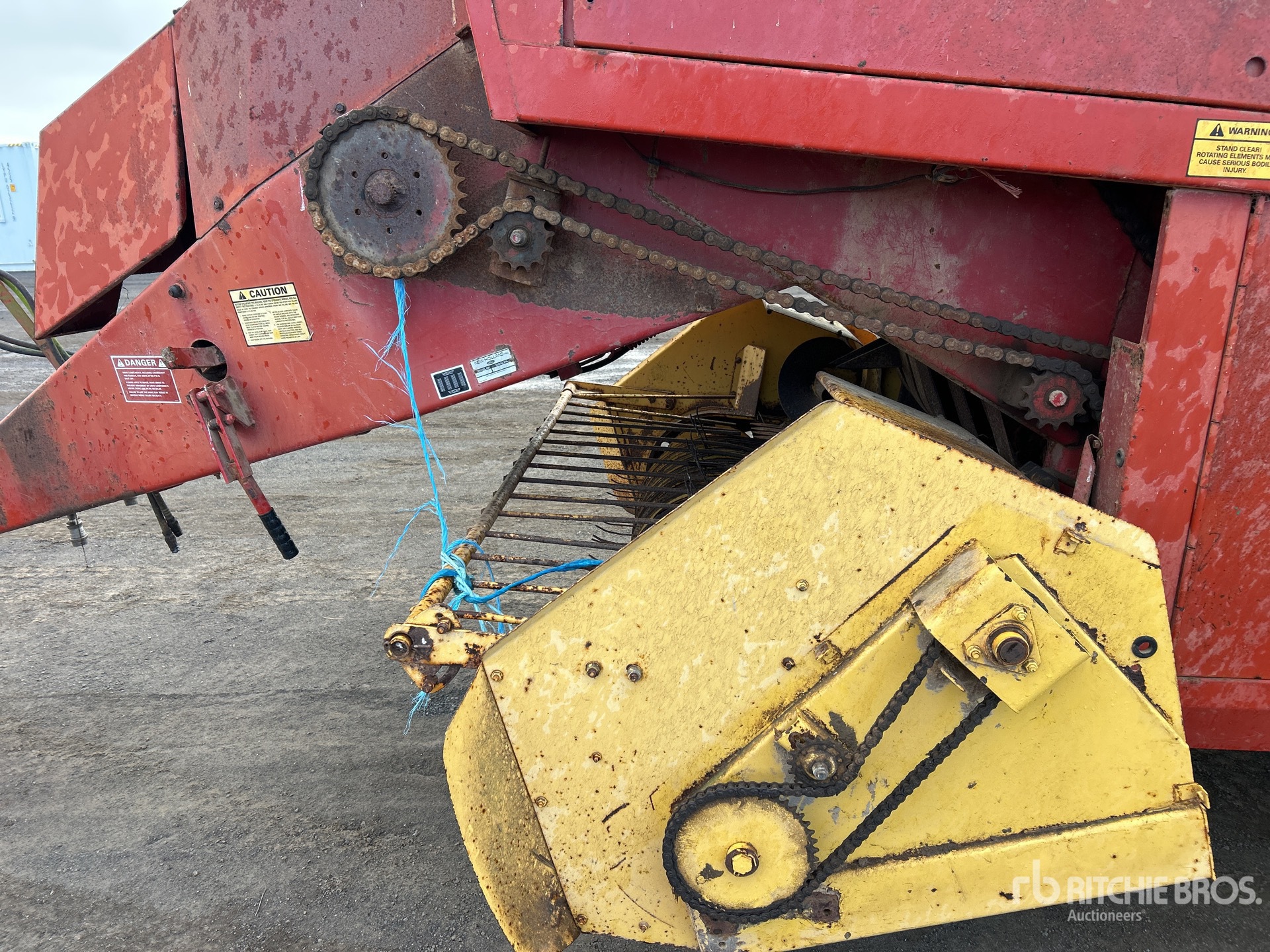 New Holland 2000