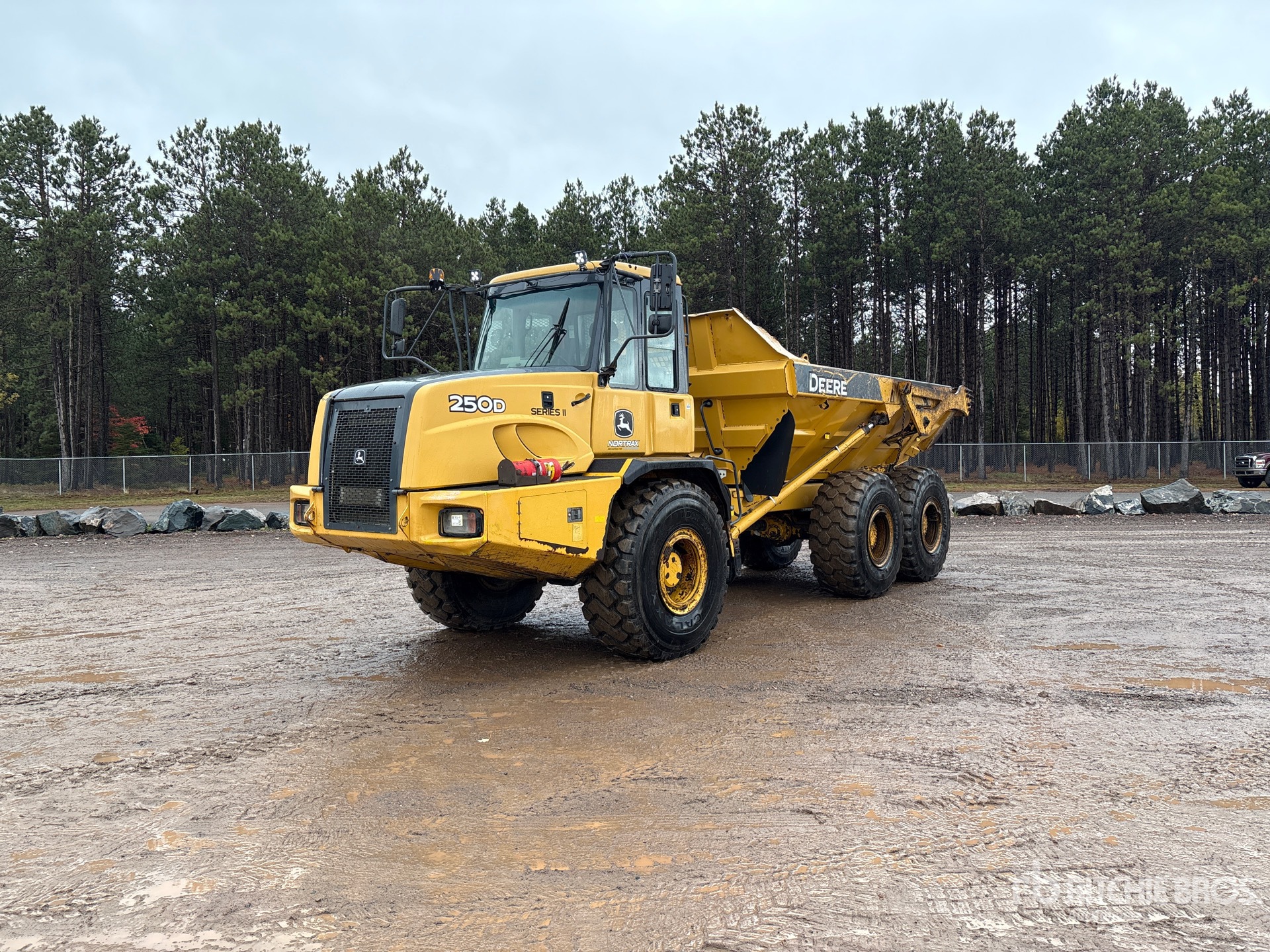 2015 John Deere 250D SERIES II