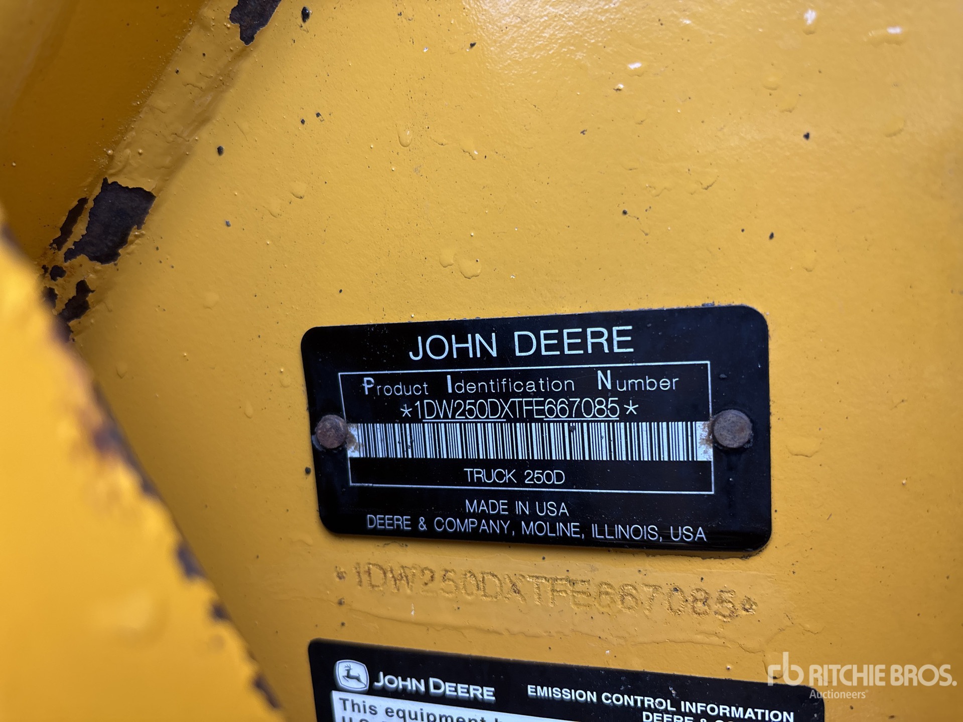 2015 John Deere 250D II