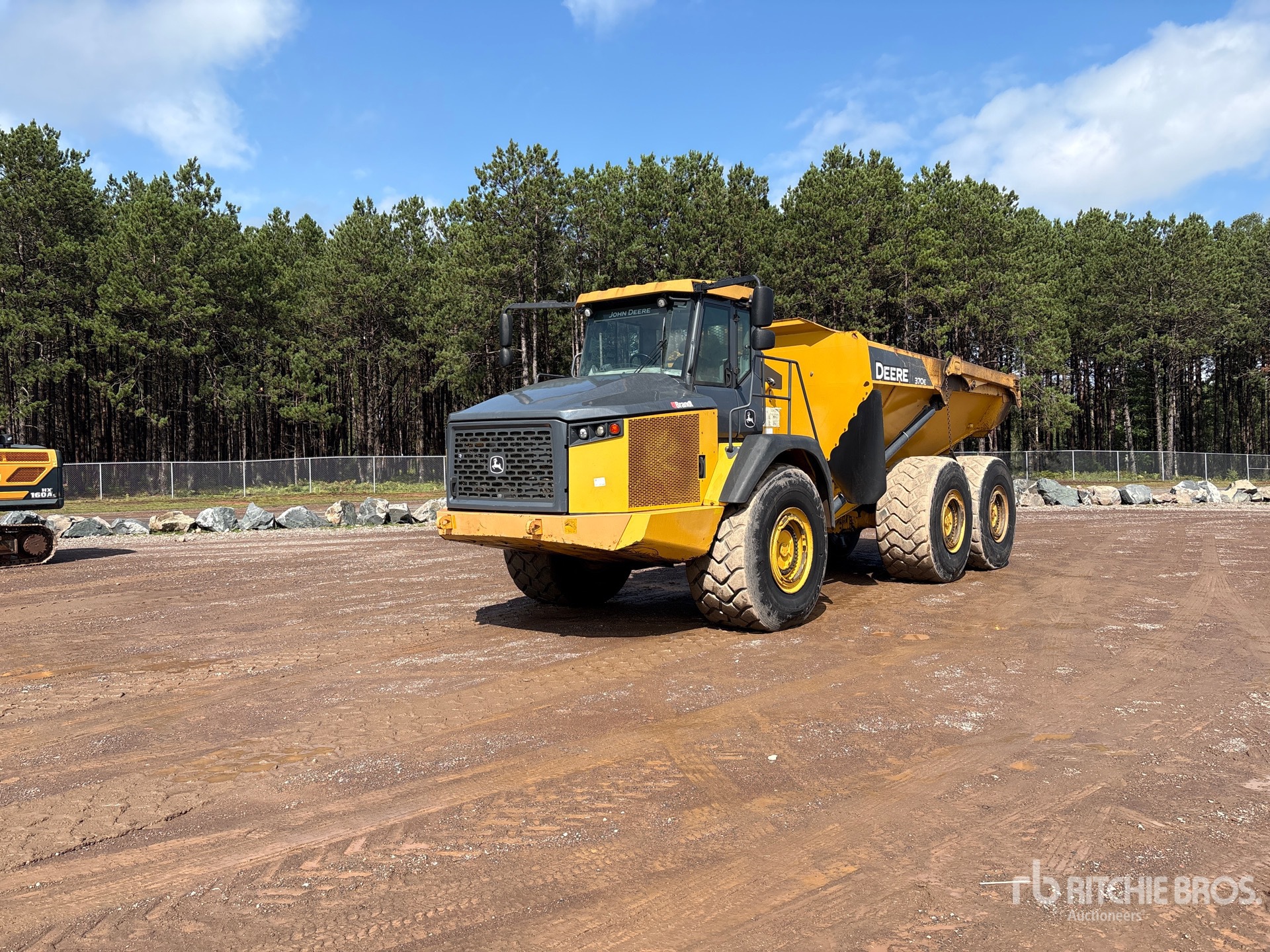 2015 John Deere 370E