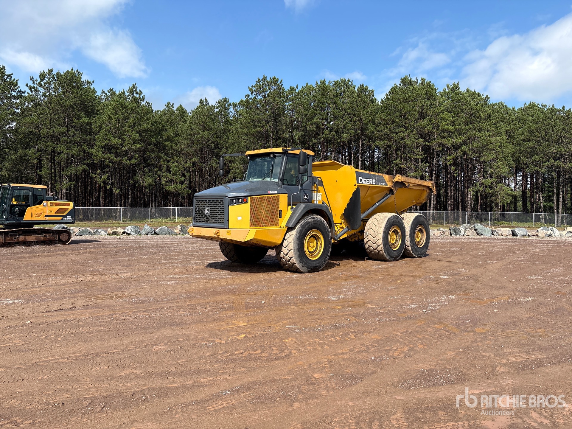 2015 John Deere 370E