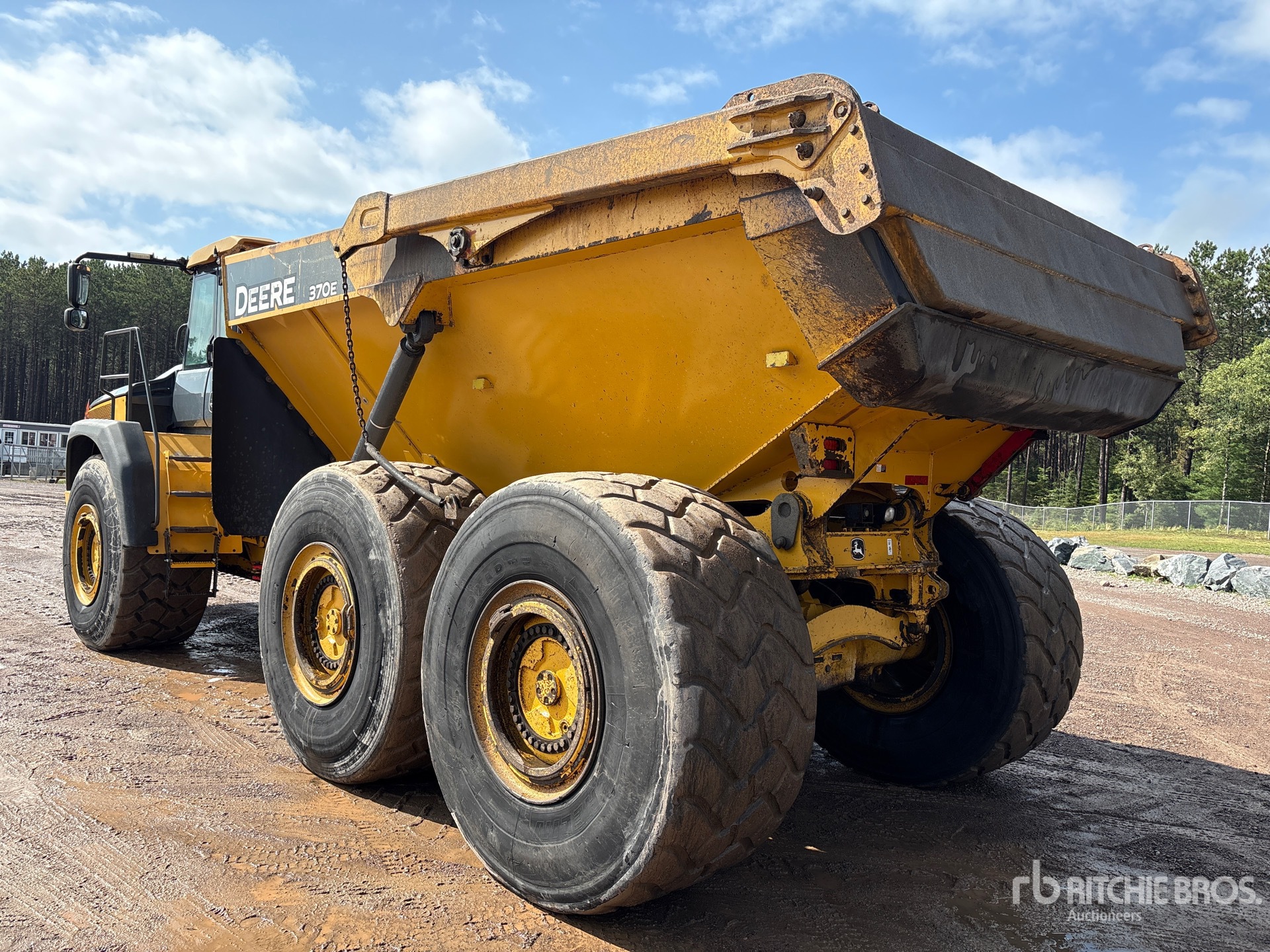 2015 John Deere 370E