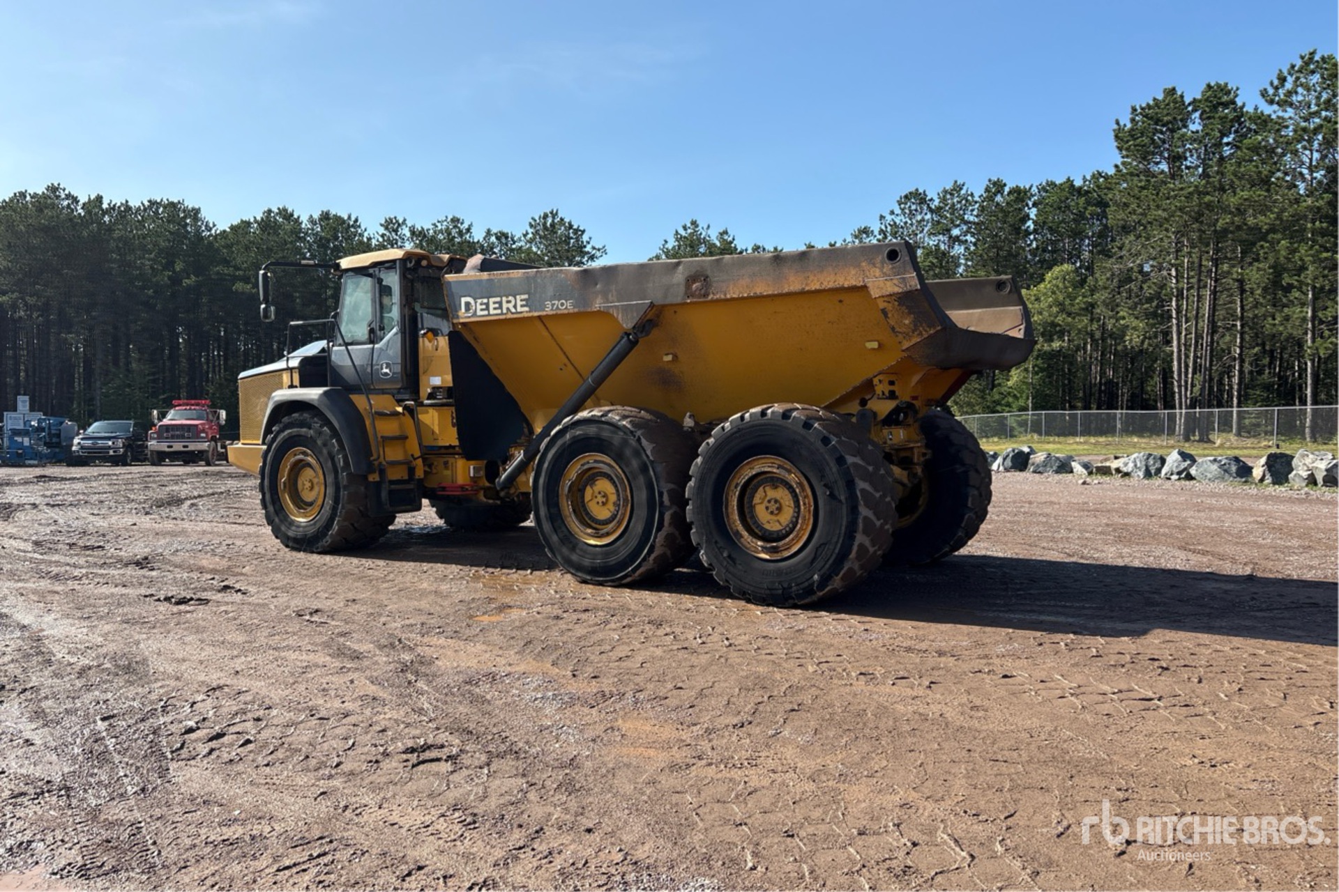 2015 John Deere 370E