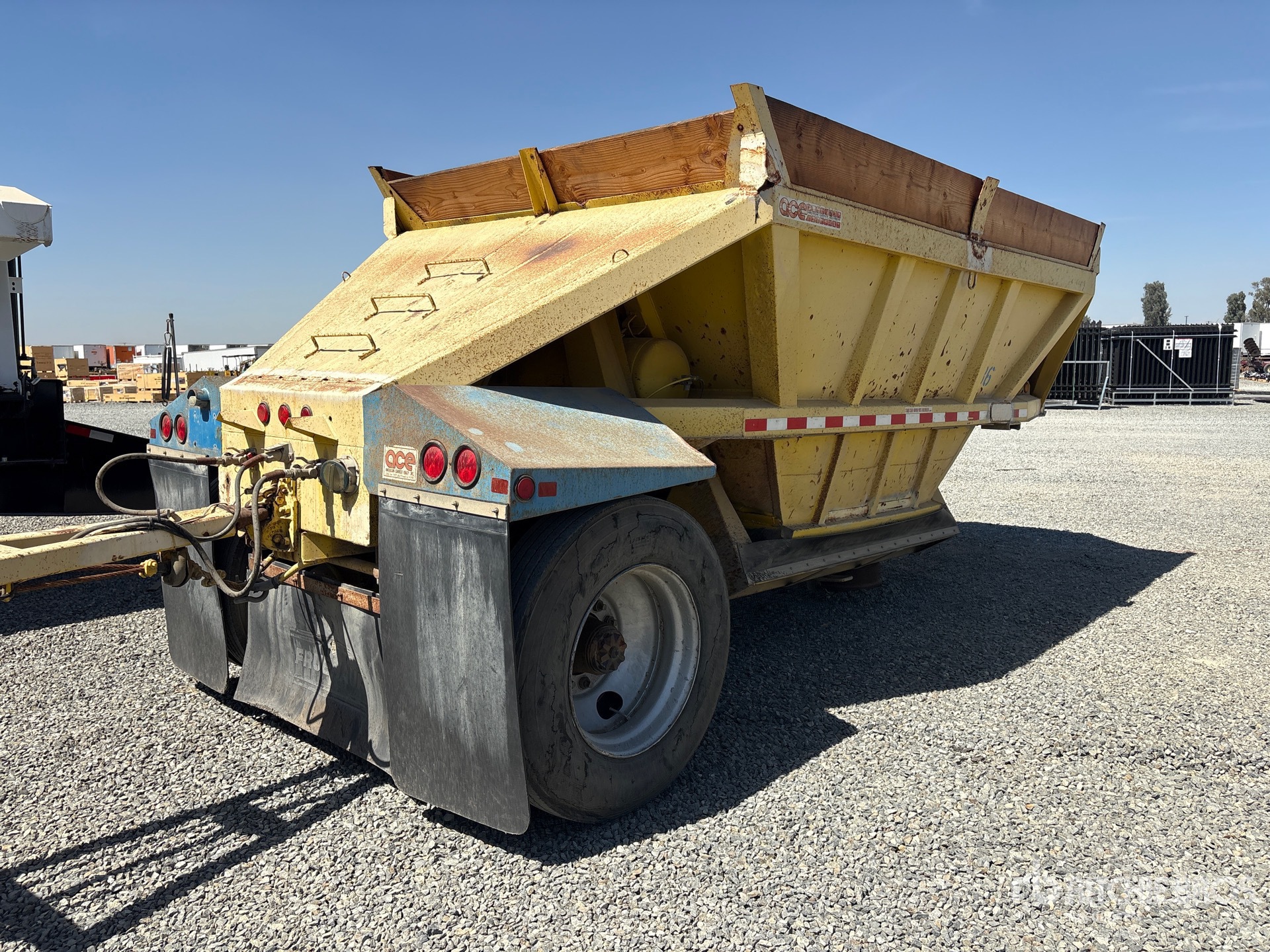 1986 Fruehauf 20 ft S/A Lead
