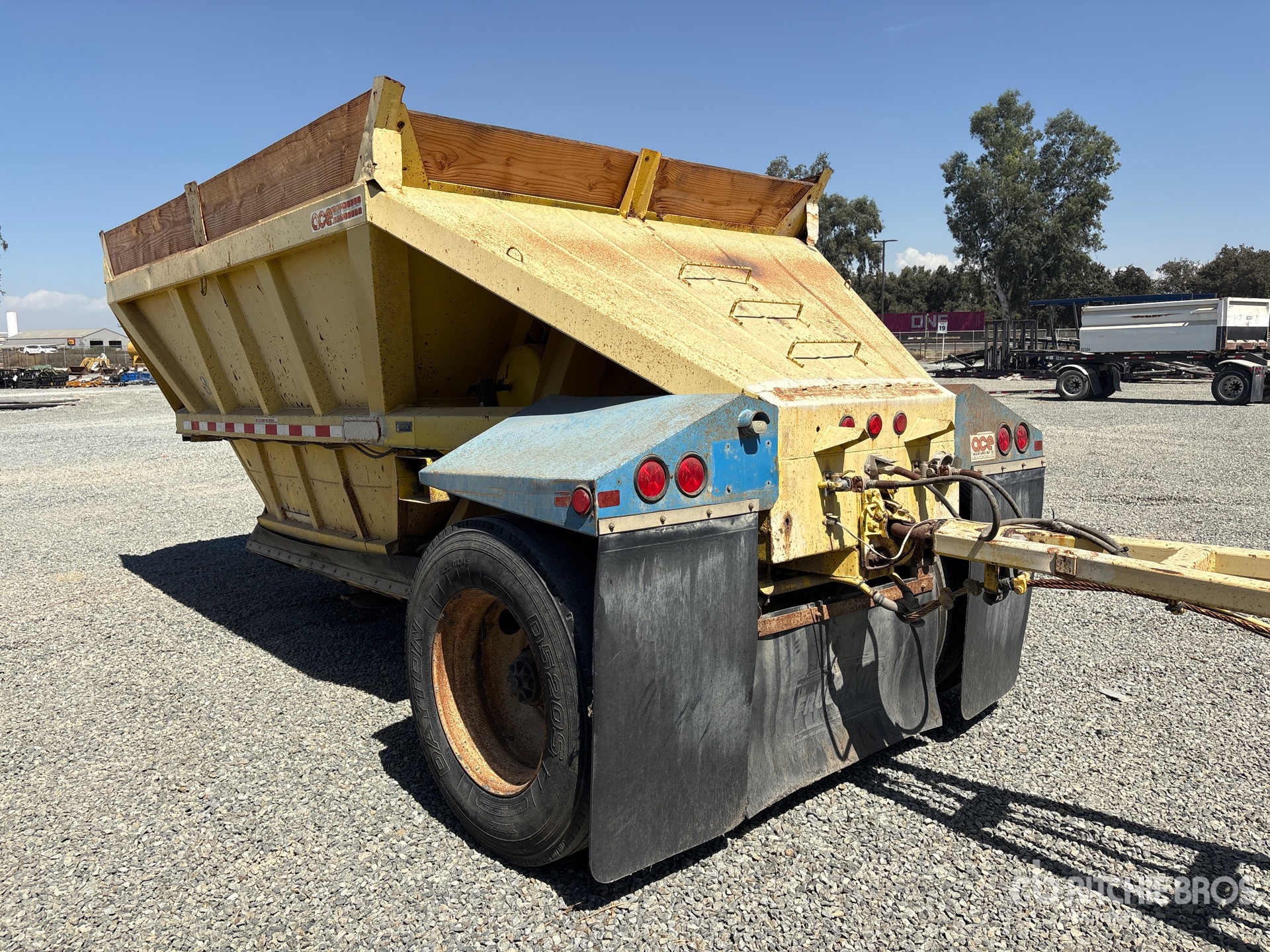 1986 Fruehauf 20 ft S/A Lead