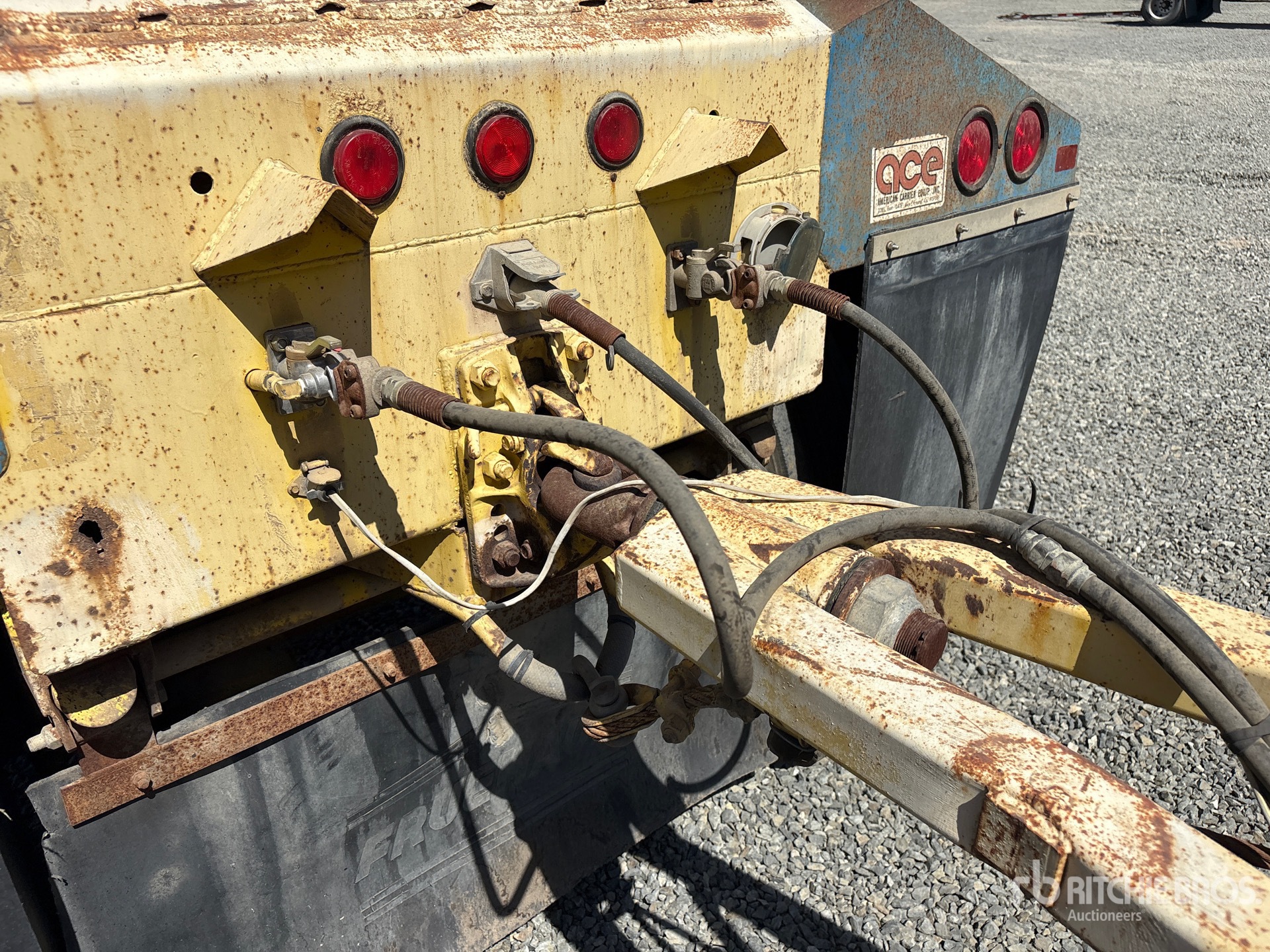 1986 Fruehauf 21 FT T/A TURNTABLE PUP