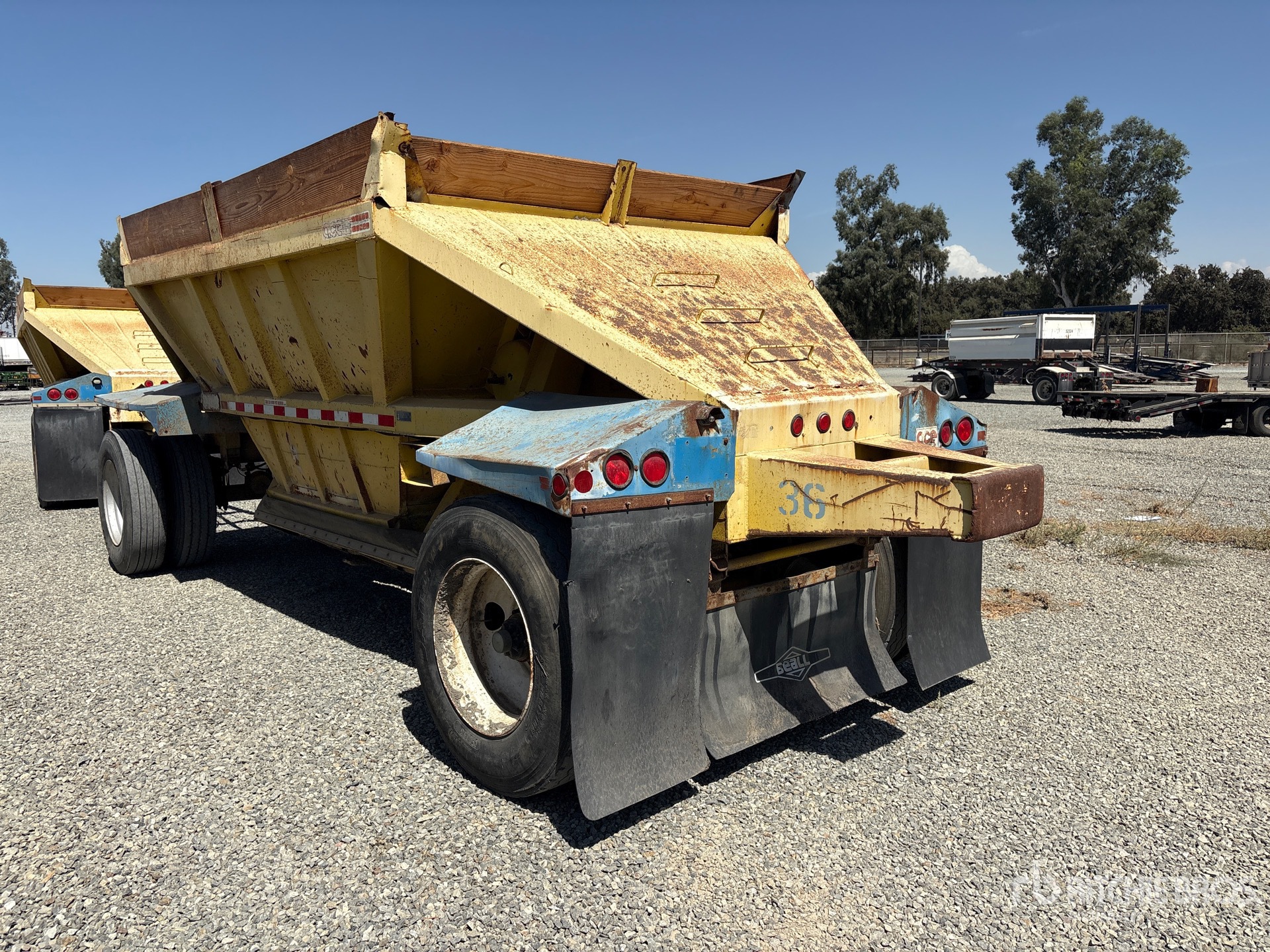 1986 Fruehauf 21 FT T/A TURNTABLE PUP