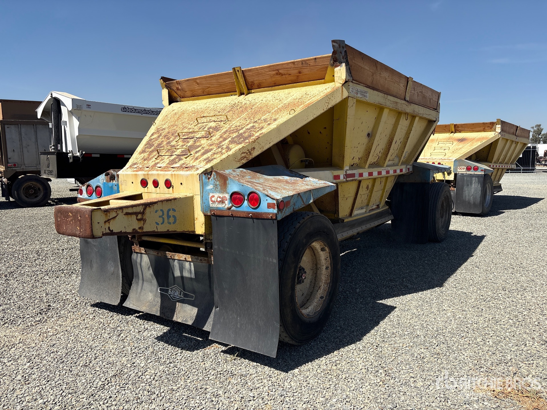 1986 Fruehauf 21 FT T/A TURNTABLE PUP
