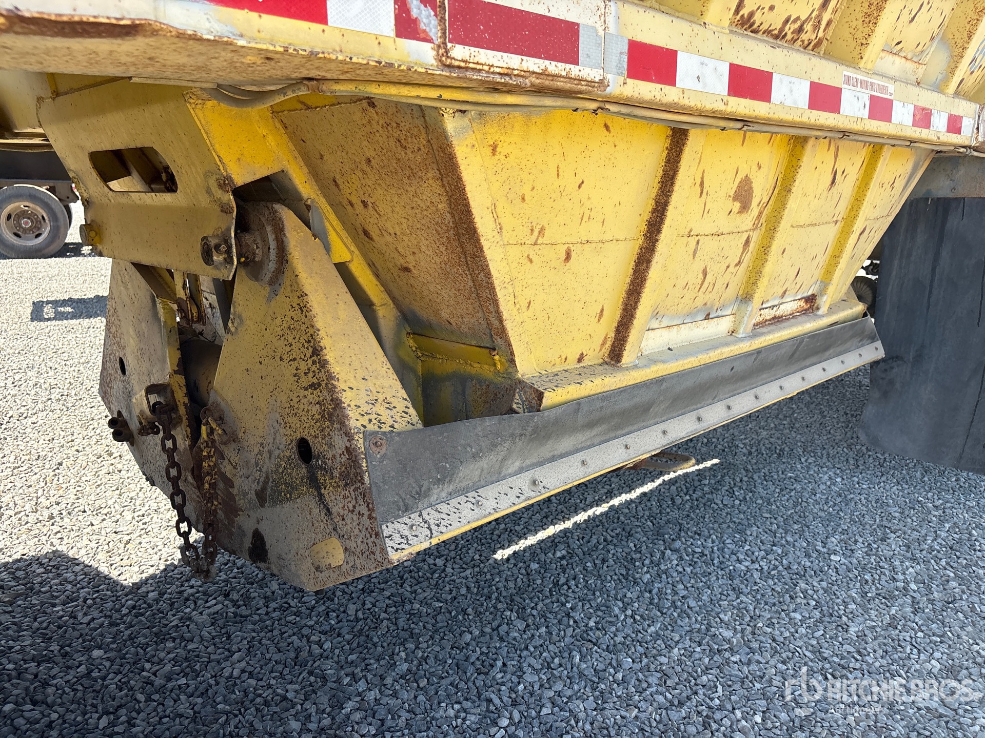 1986 Fruehauf 21 FT T/A TURNTABLE PUP