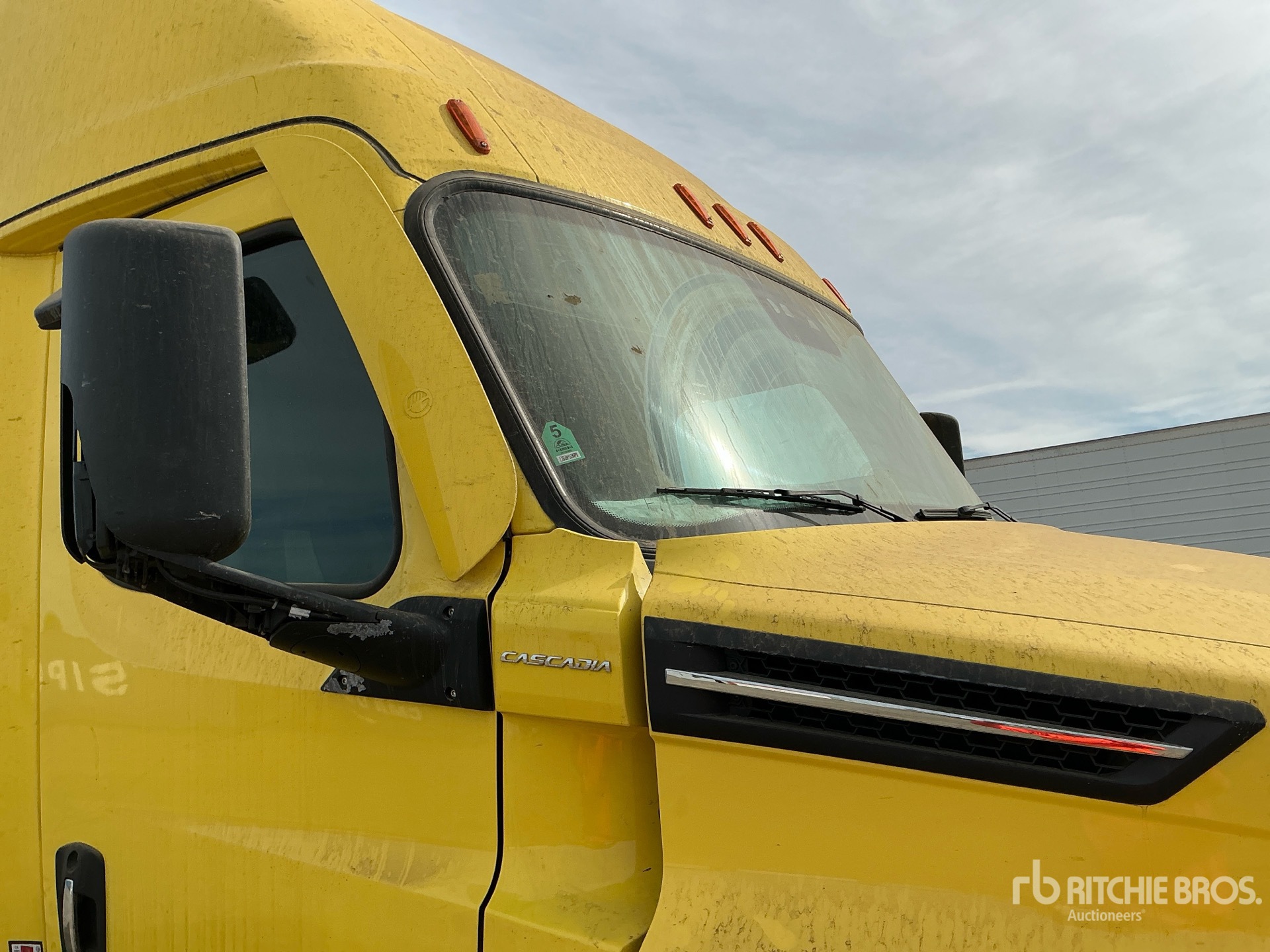 2021 Freightliner CASCADIA 126