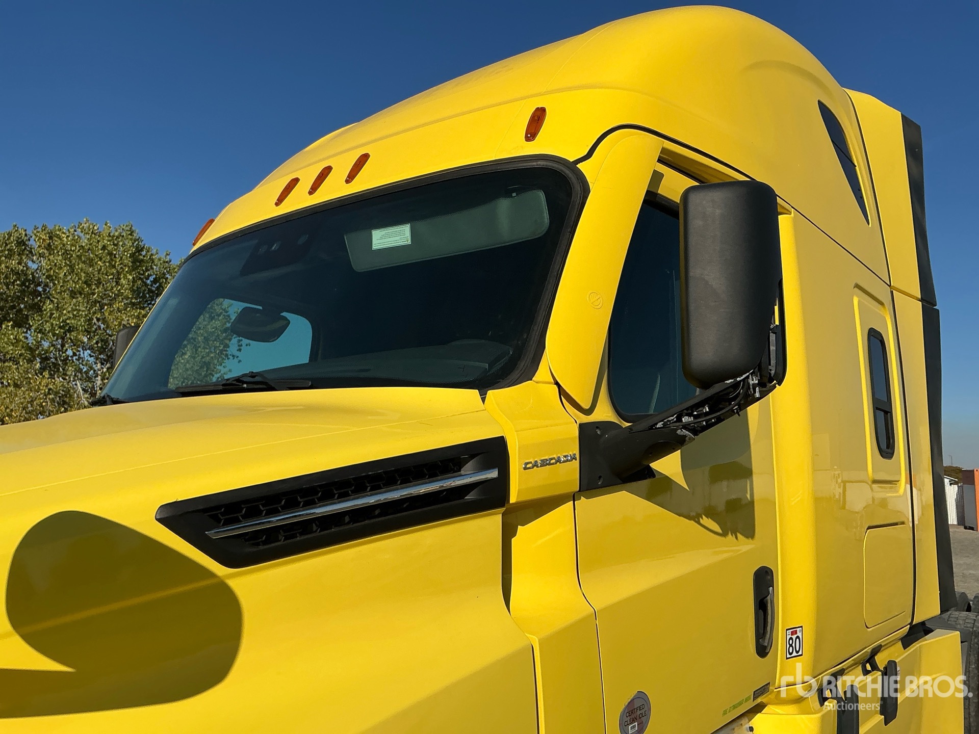 2021 Freightliner CASCADIA 126