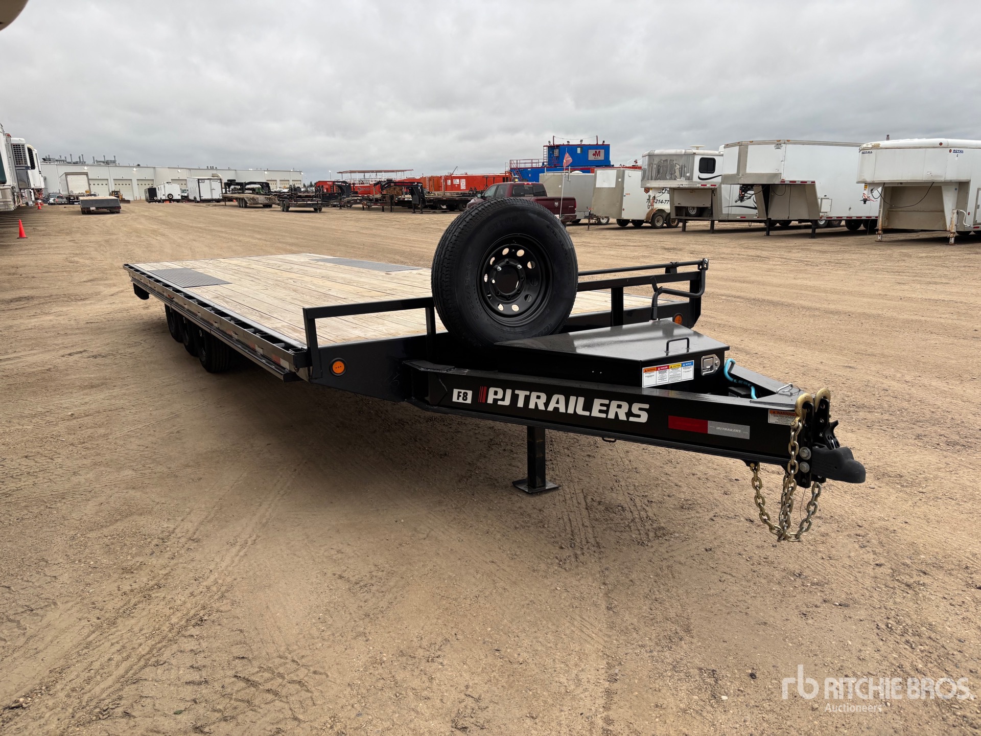 2026 Pj Trailers 33 ft Tri/A
