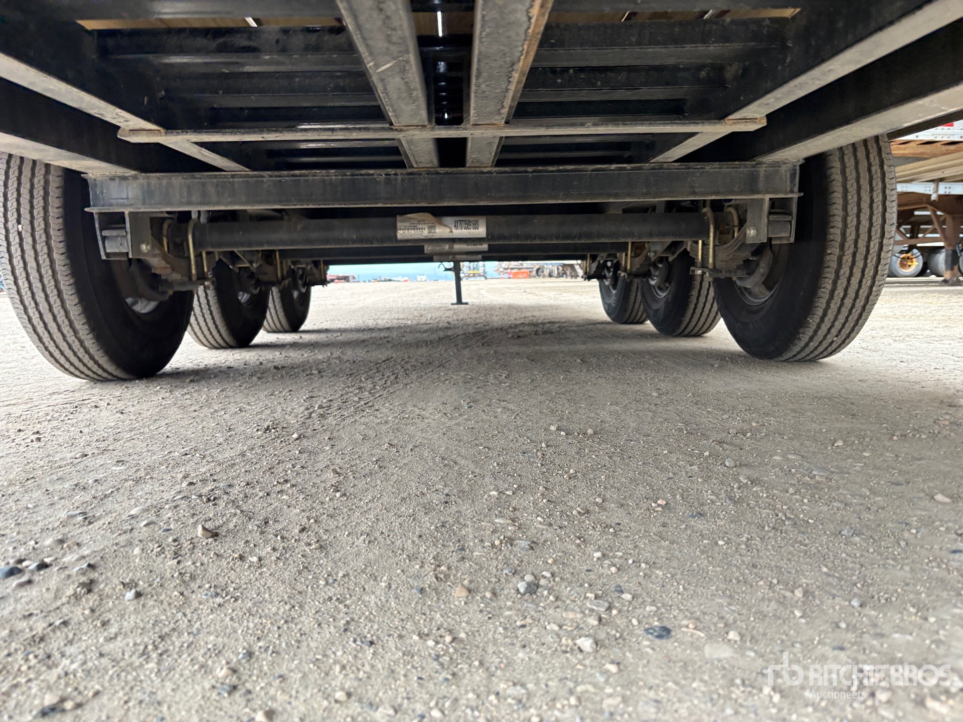 2026 Pj Trailers 33 ft Tri/A