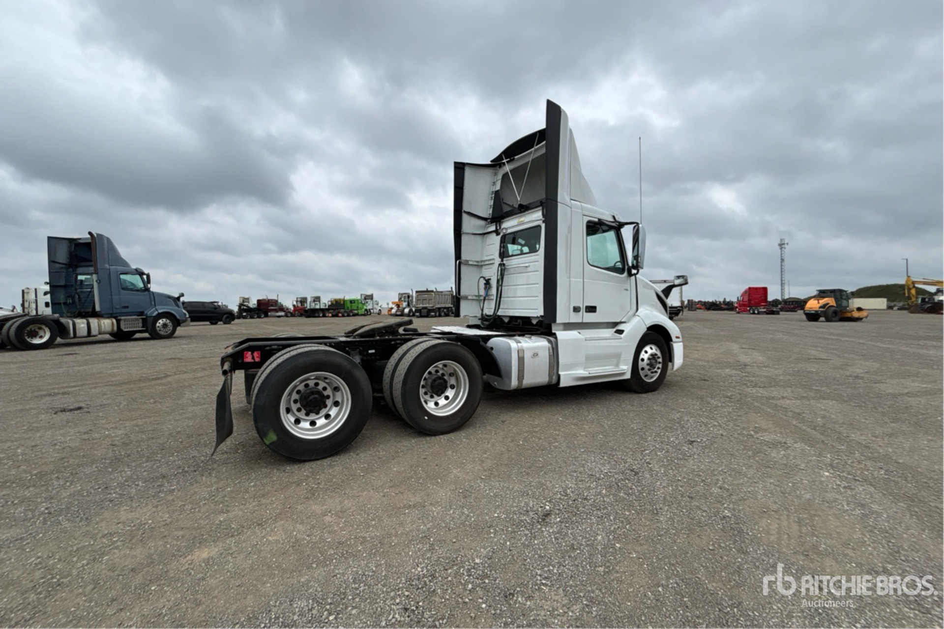 2020 Volvo VNL