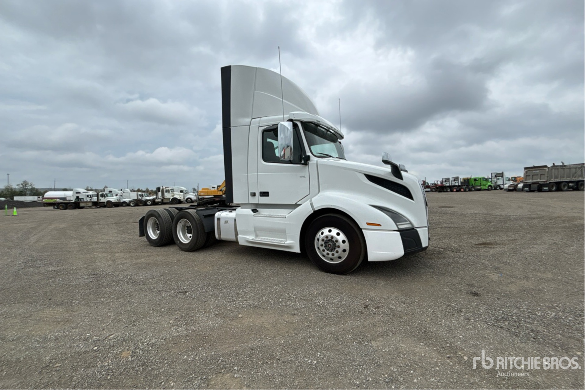 2020 Volvo VNL