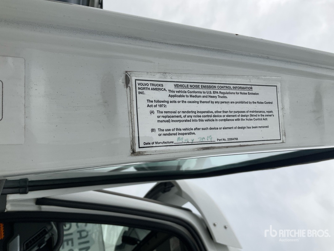 2020 Volvo VNL