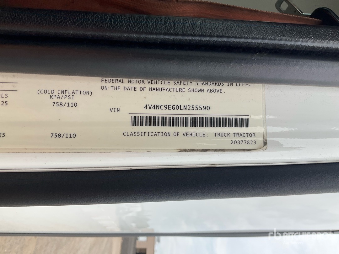 2020 Volvo VNL