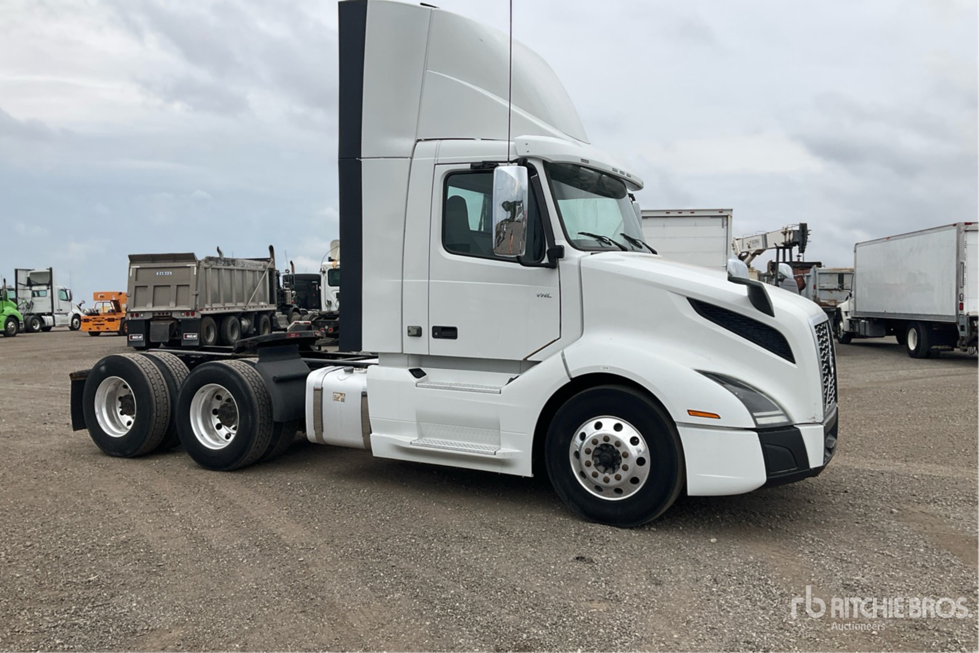 2020 Volvo VNL