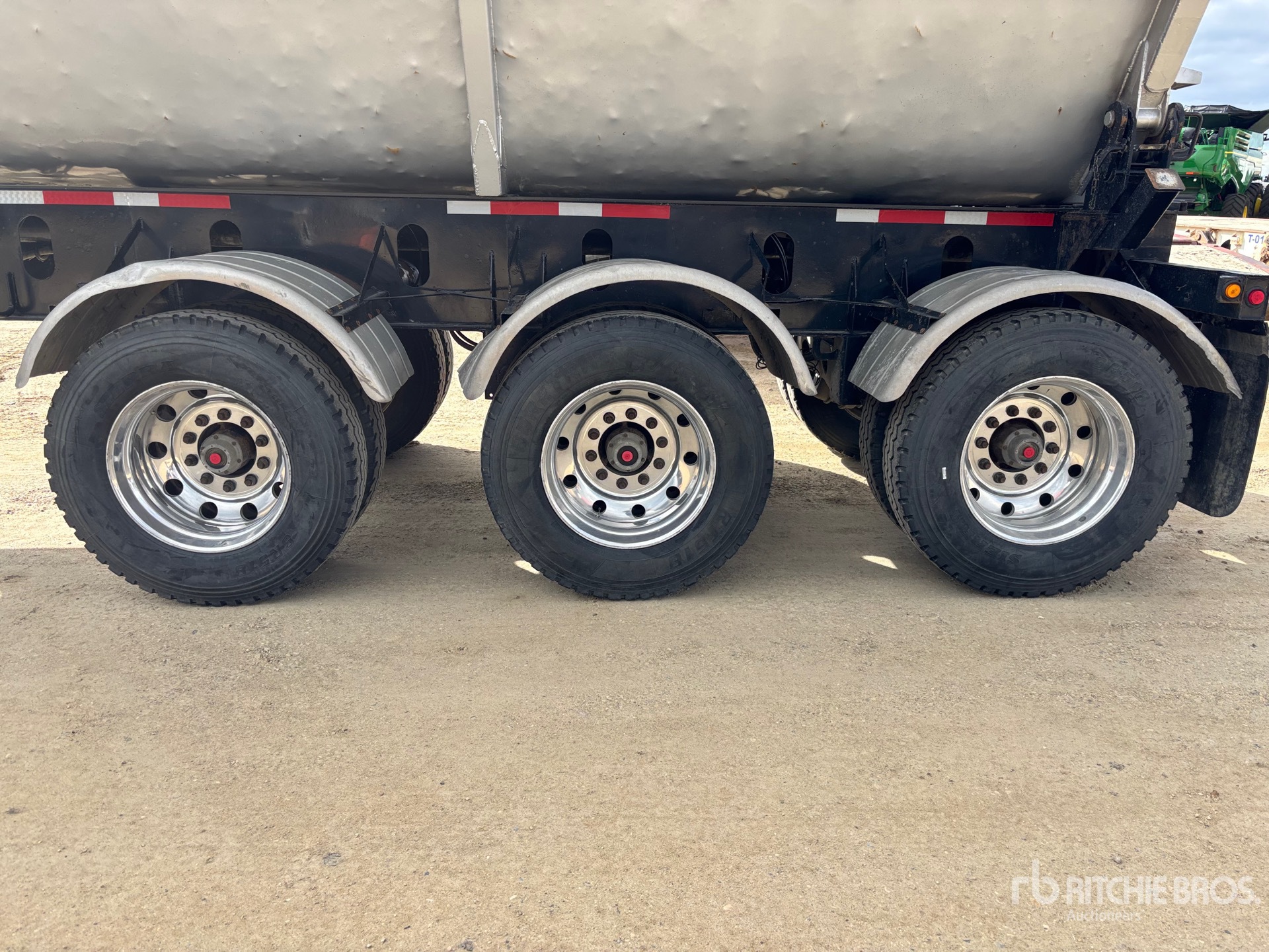 2017 Arnes 34 ft Tri/A