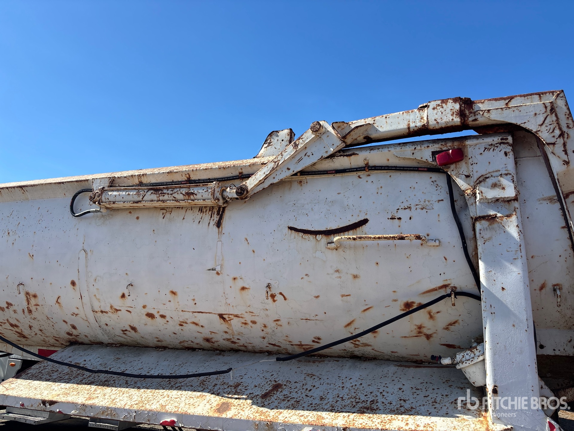 1980 Reliance 27 ft T/A