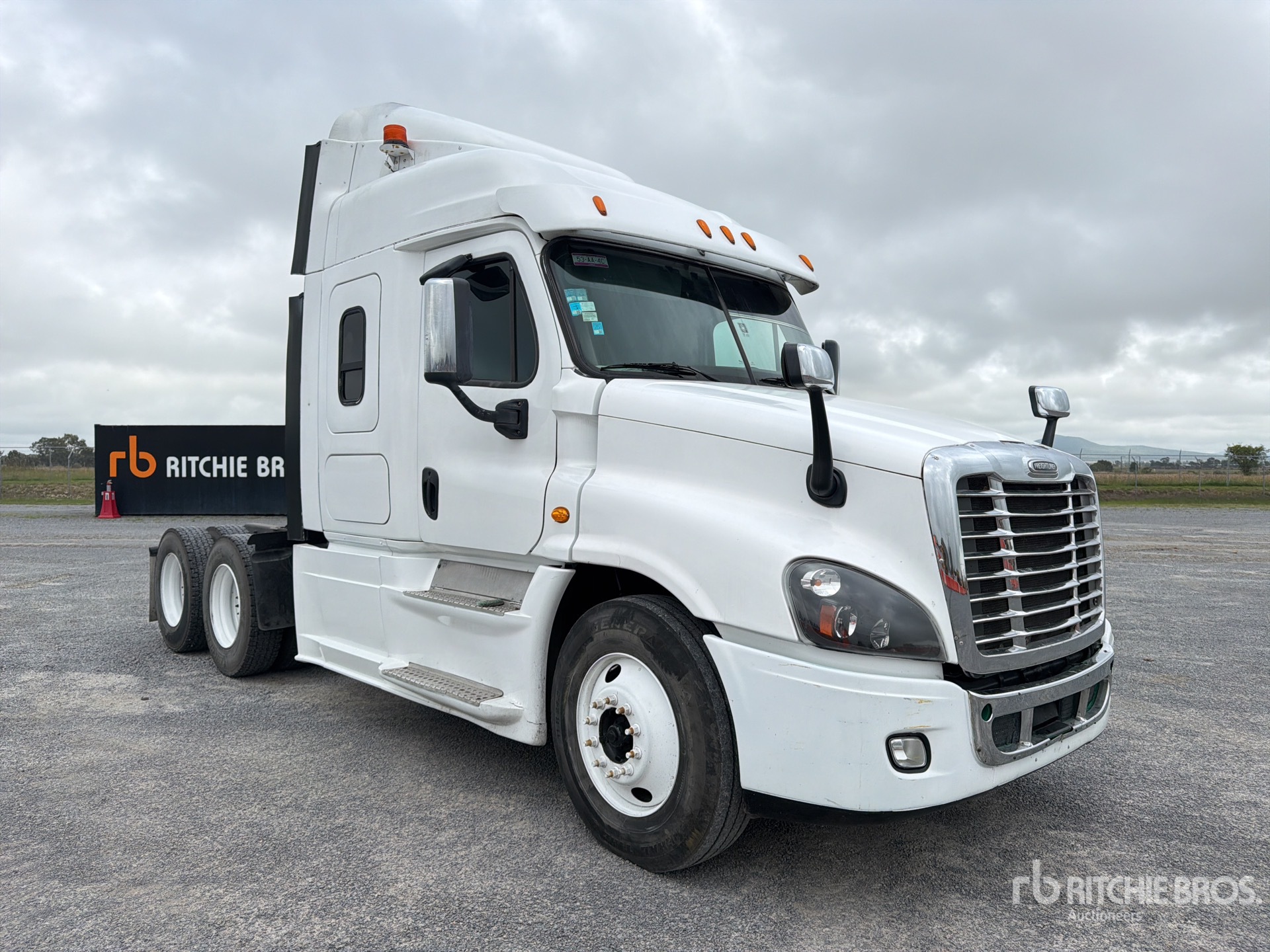 2015 Freightliner CASCADIA 125