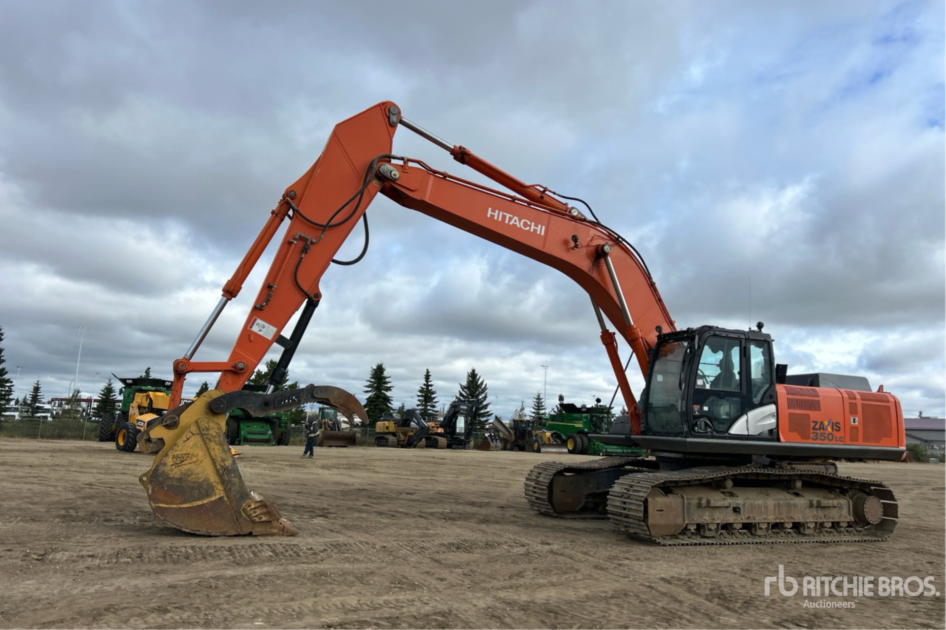 Hitachi ZX350LC5N Excavators transport quote to Primate , SK