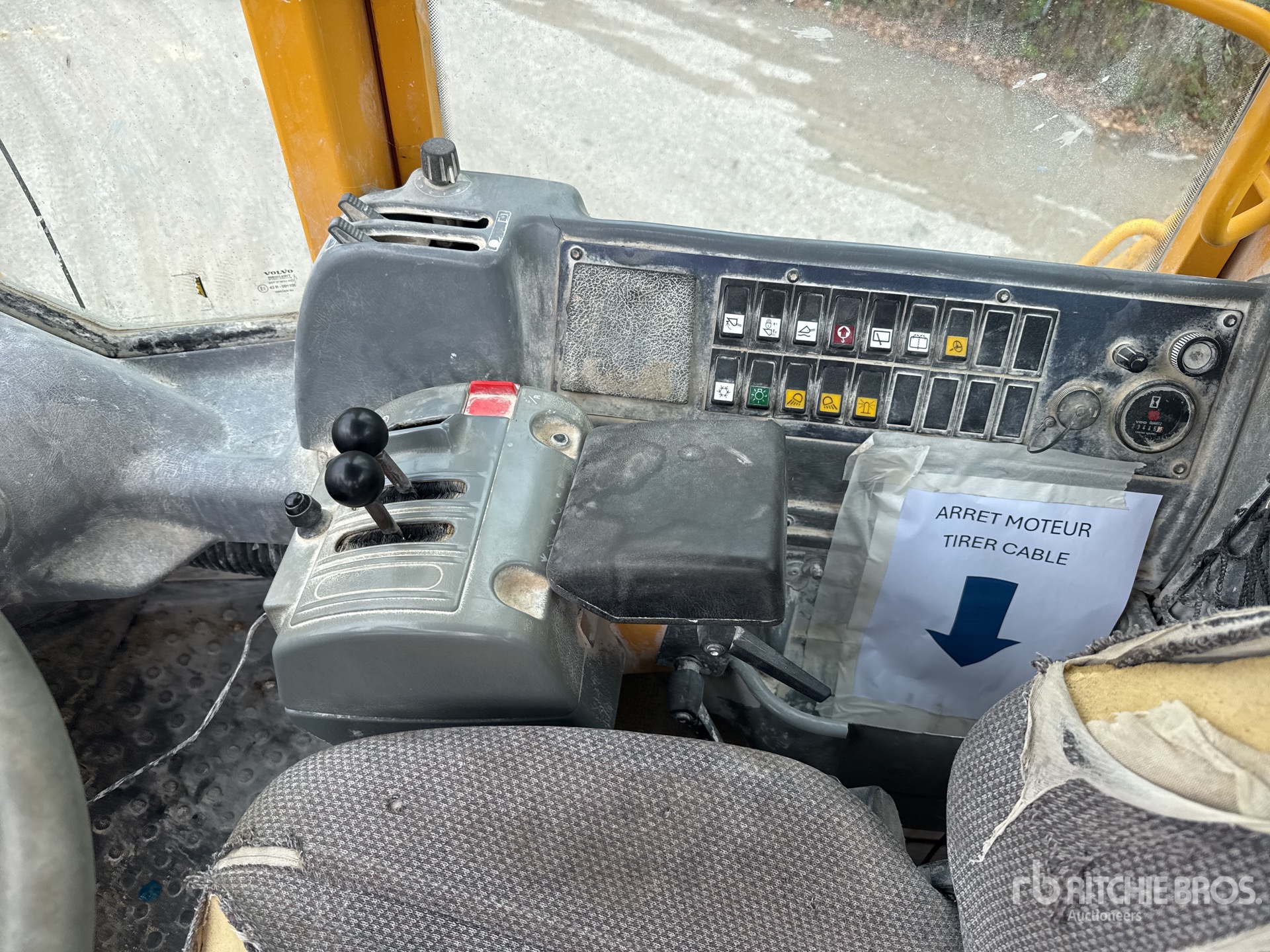 2000 Volvo L220D