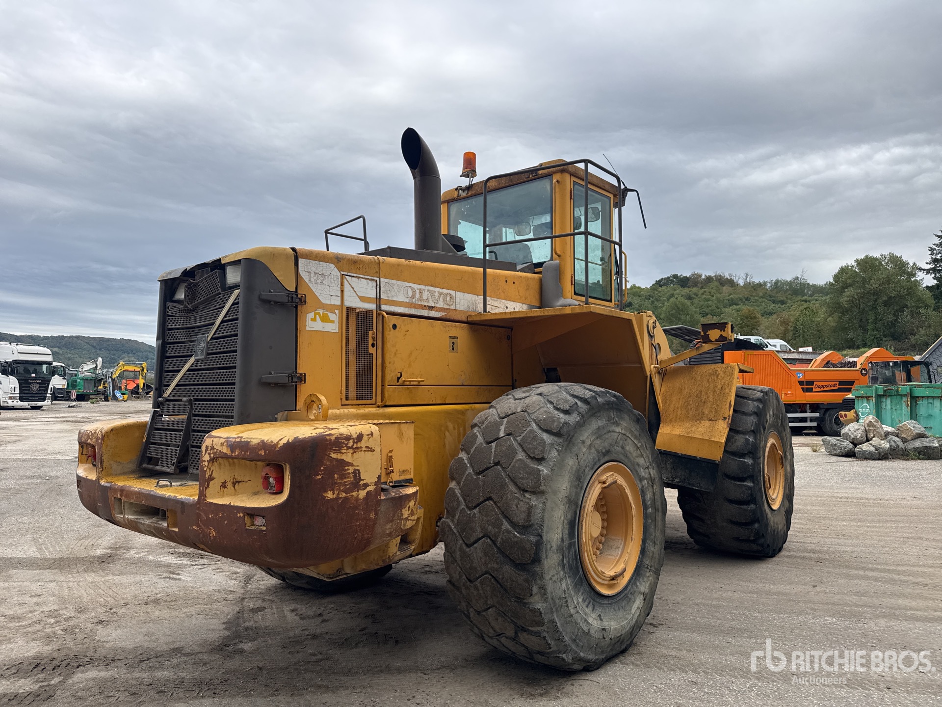 2000 Volvo L220D