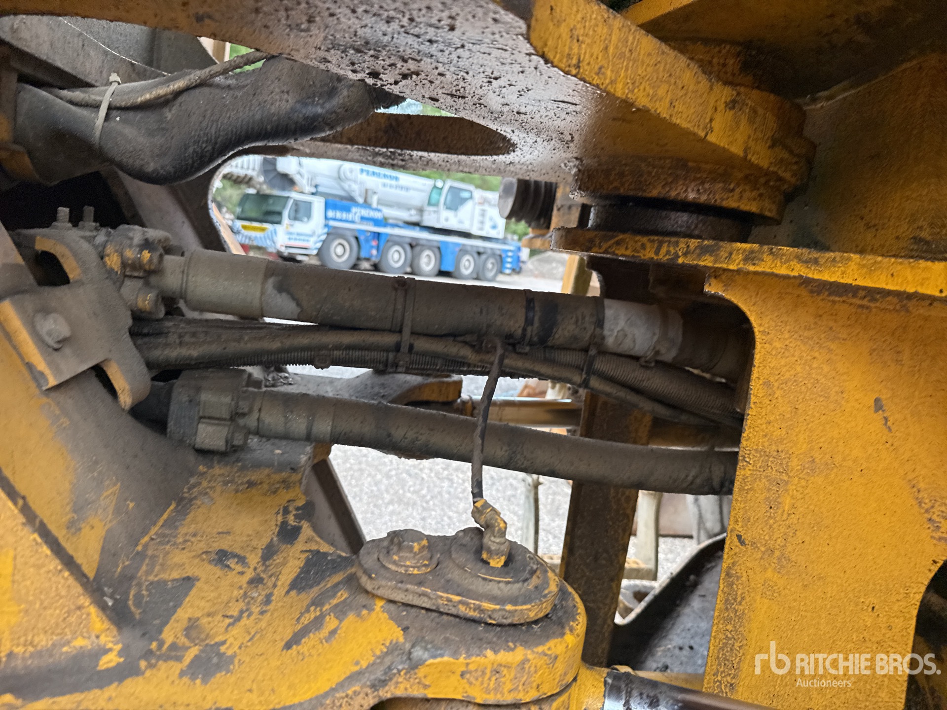 2000 Volvo L220D
