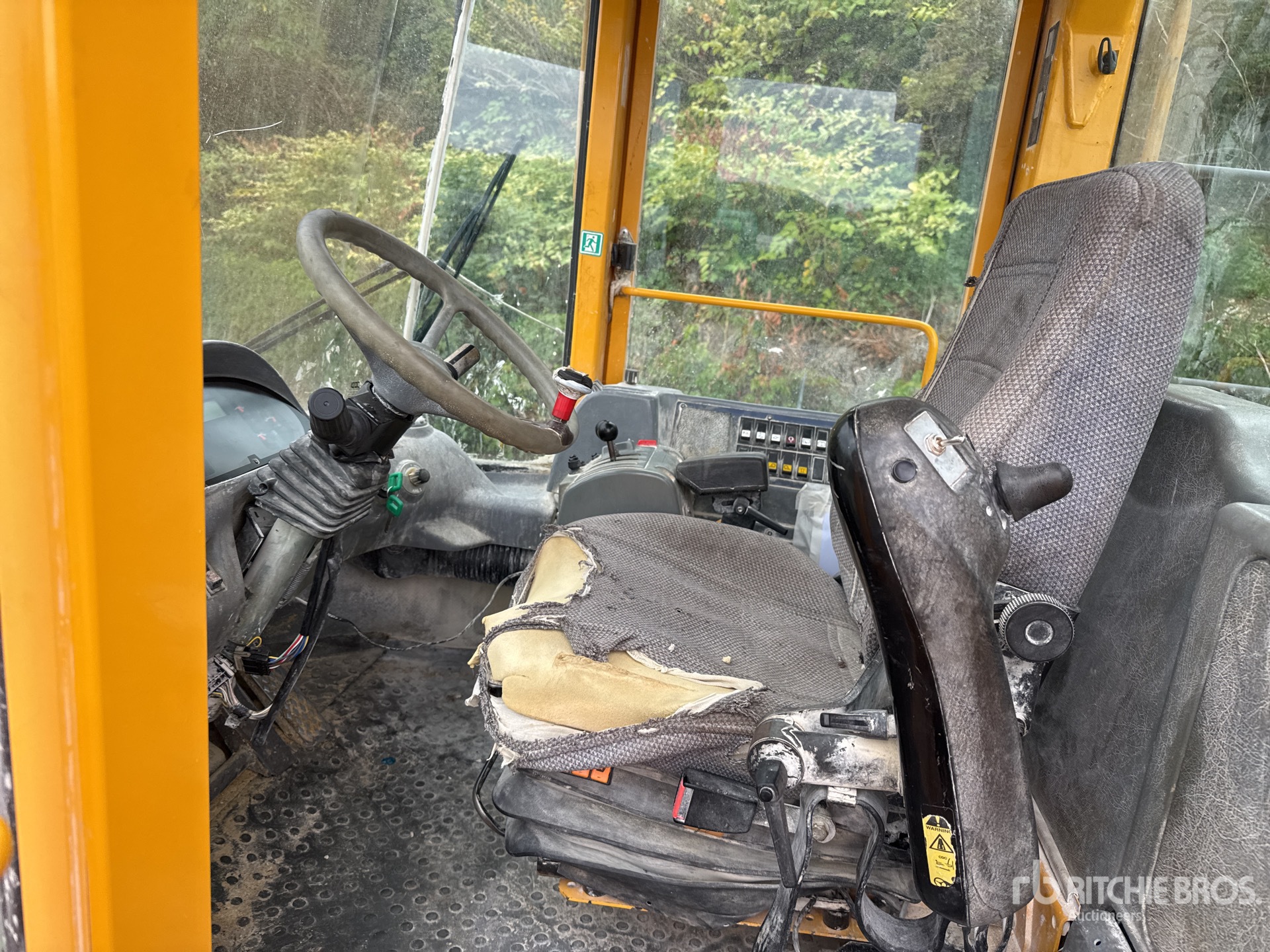 2000 Volvo L220D