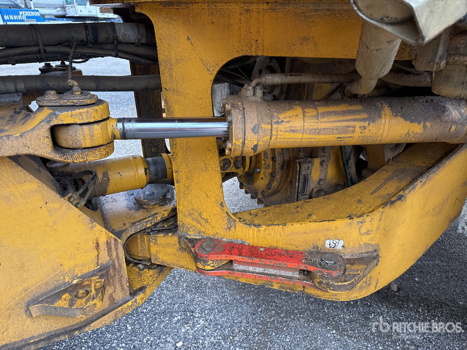 2000 Volvo L220D