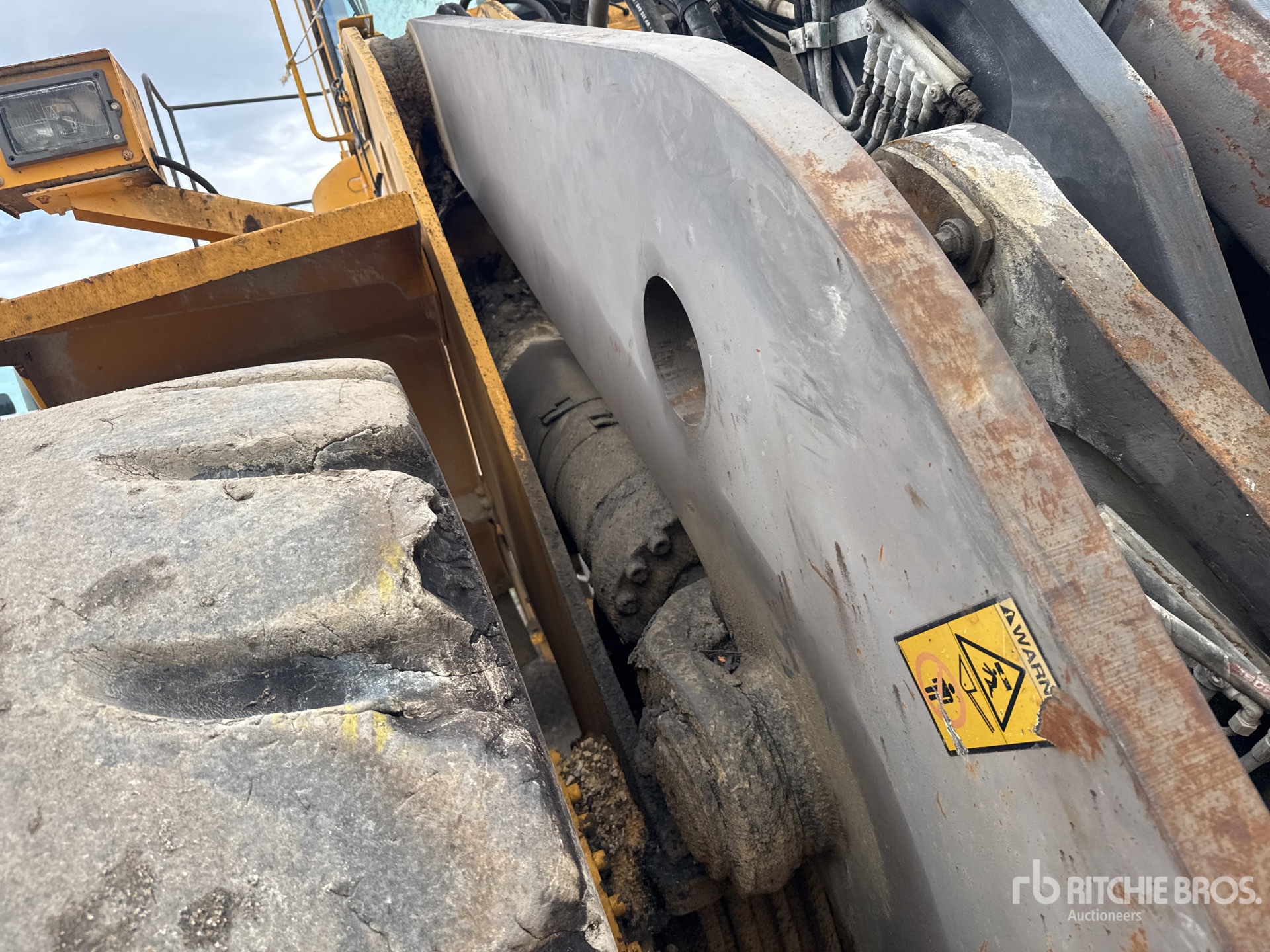 2000 Volvo L220D