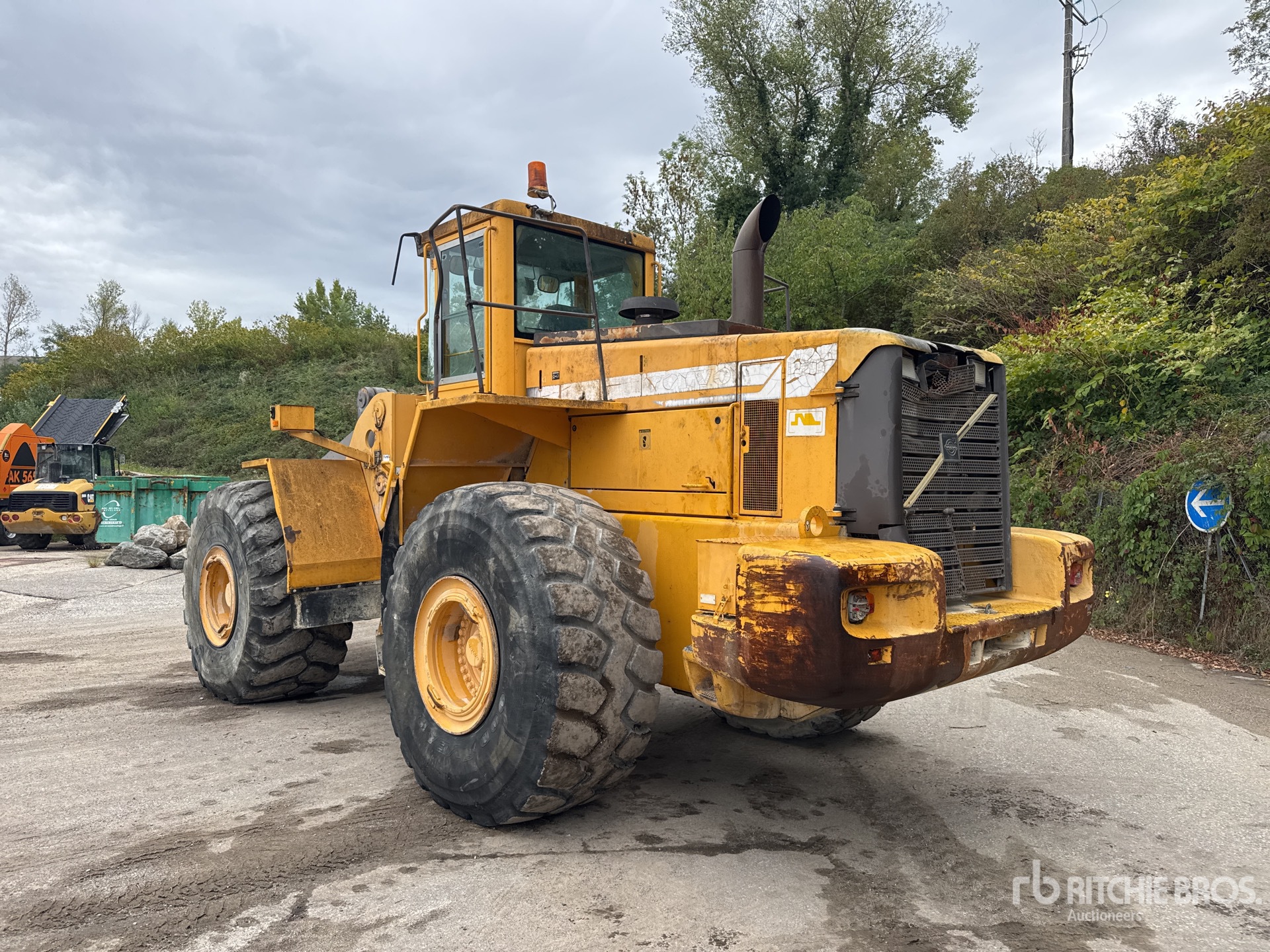 2000 Volvo L220D