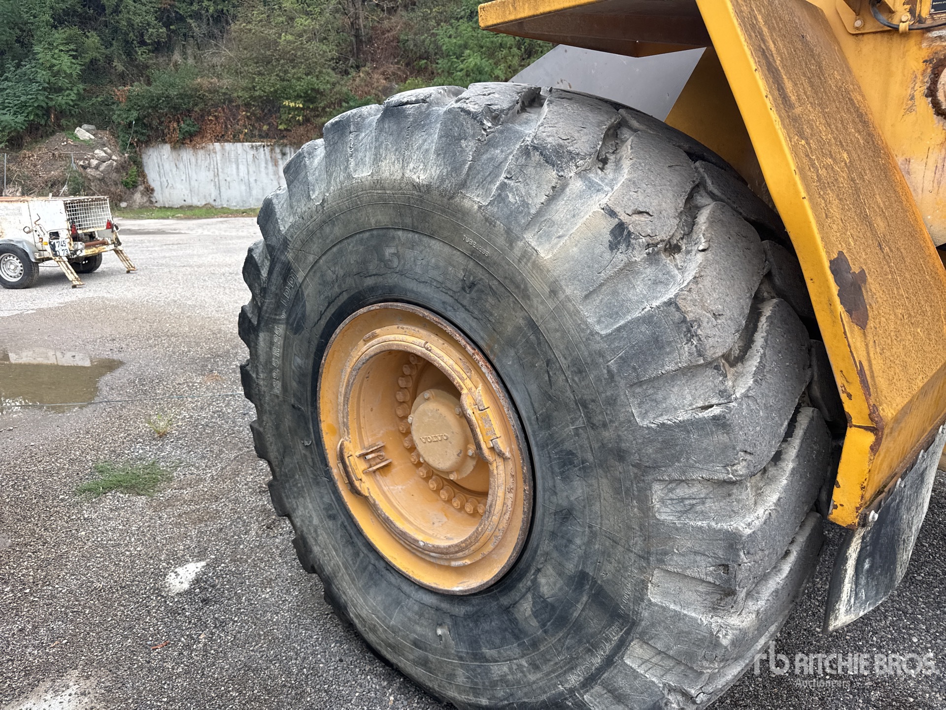 2000 Volvo L220D
