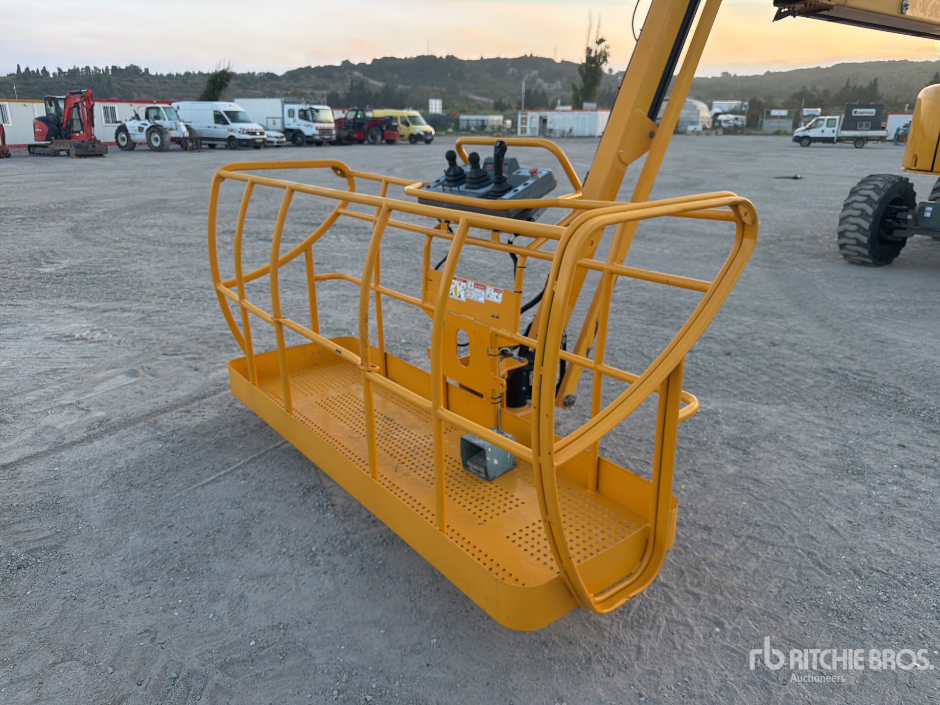 2016 Haulotte HA260PX
