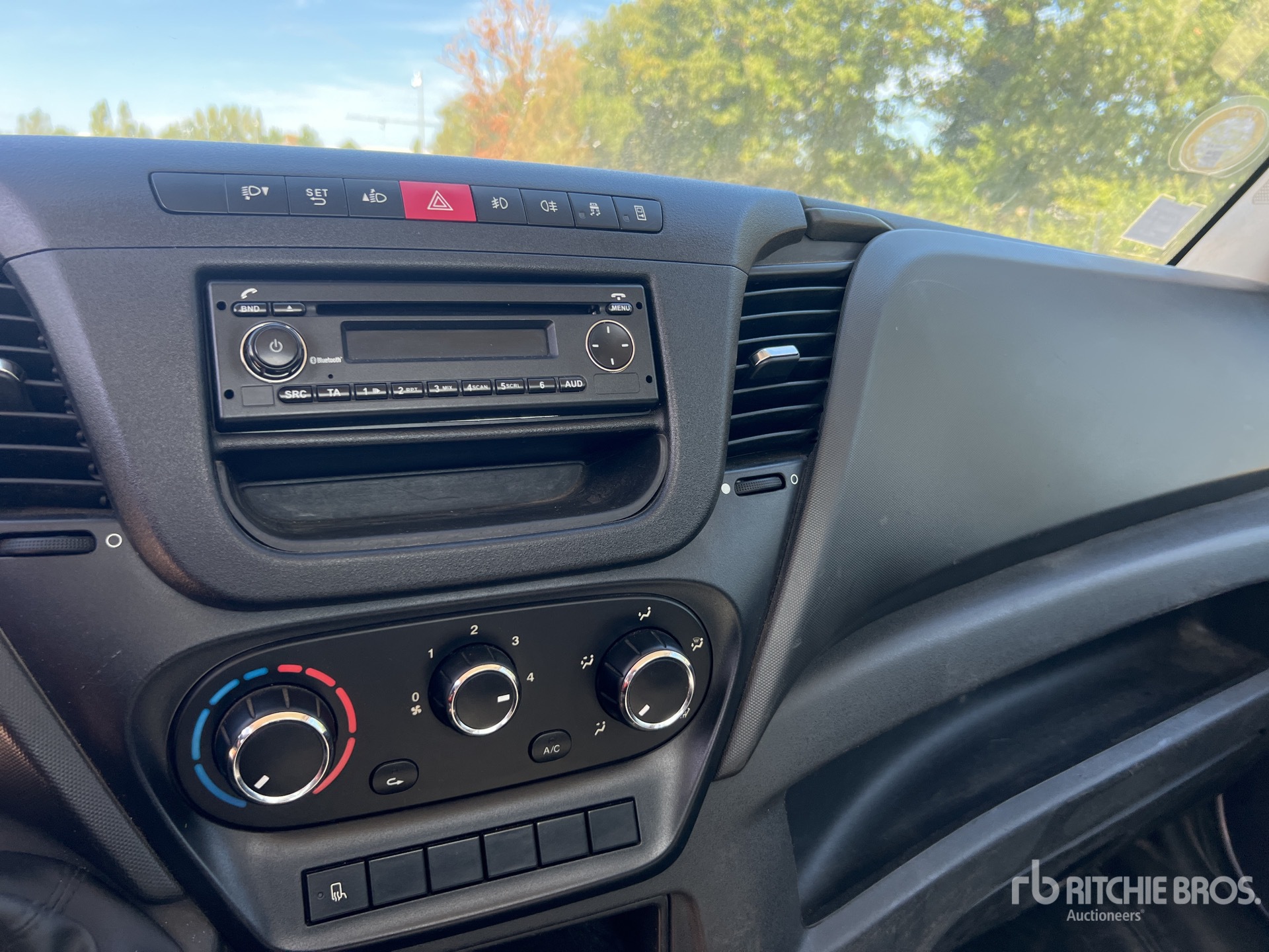 2017 Iveco DAILY 35-140
