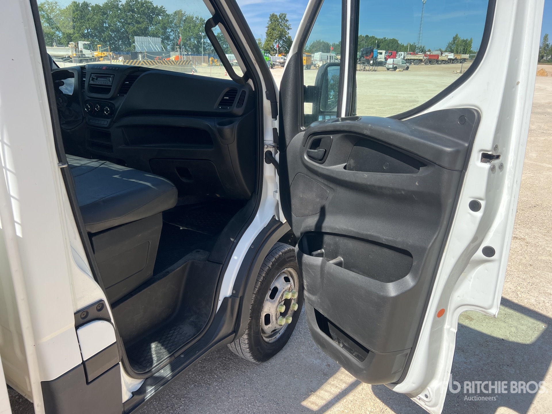 2017 Iveco DAILY 35-140