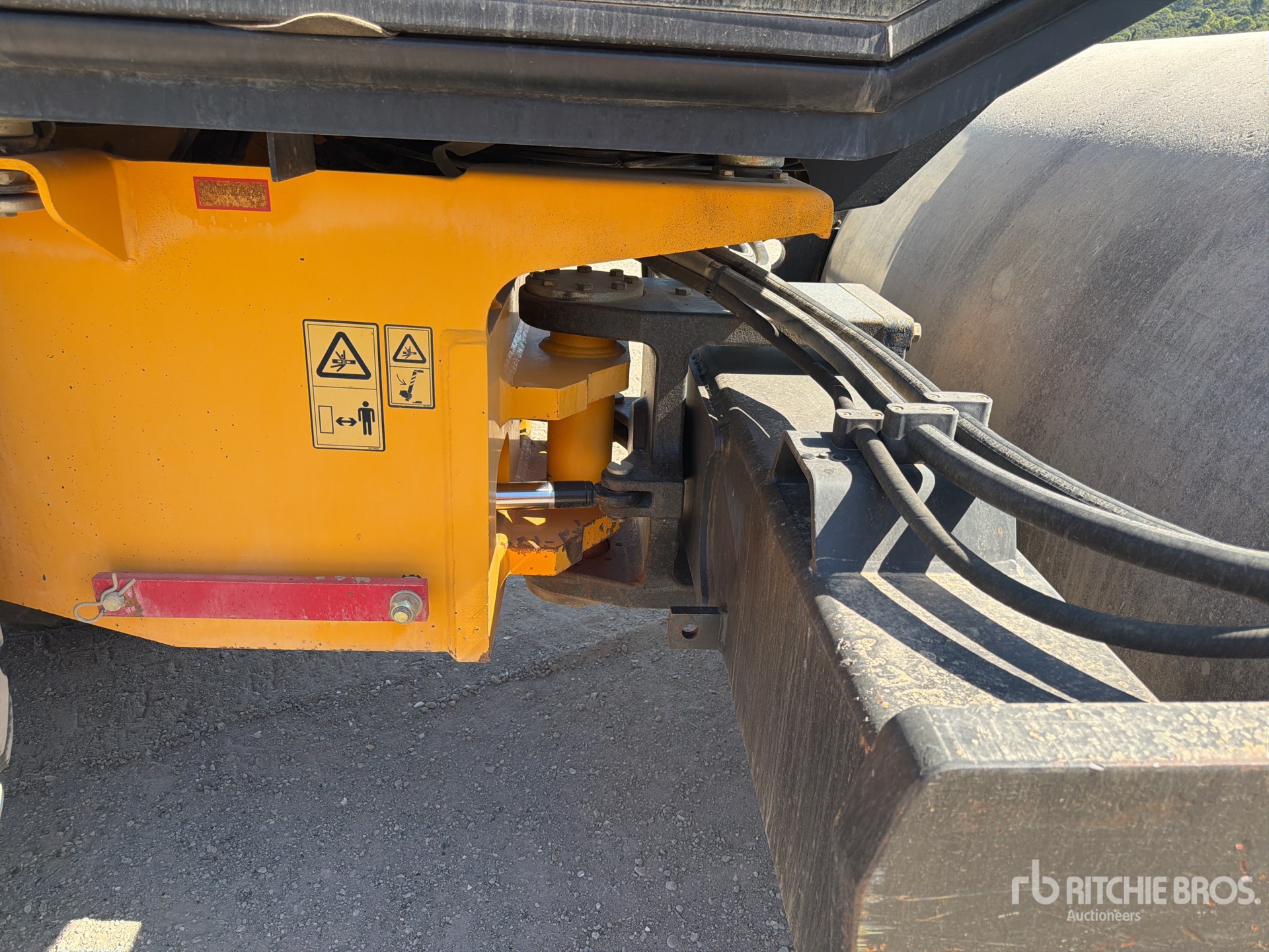 2012 JCB VM115